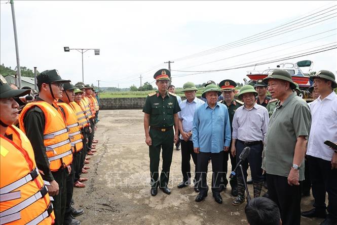 Tổng Bí thư, Chủ tịch nước Tô Lâm kiểm tra công tác khắc phục hậu quả lũ lụt tại Tuyên Quang - Ảnh 4.