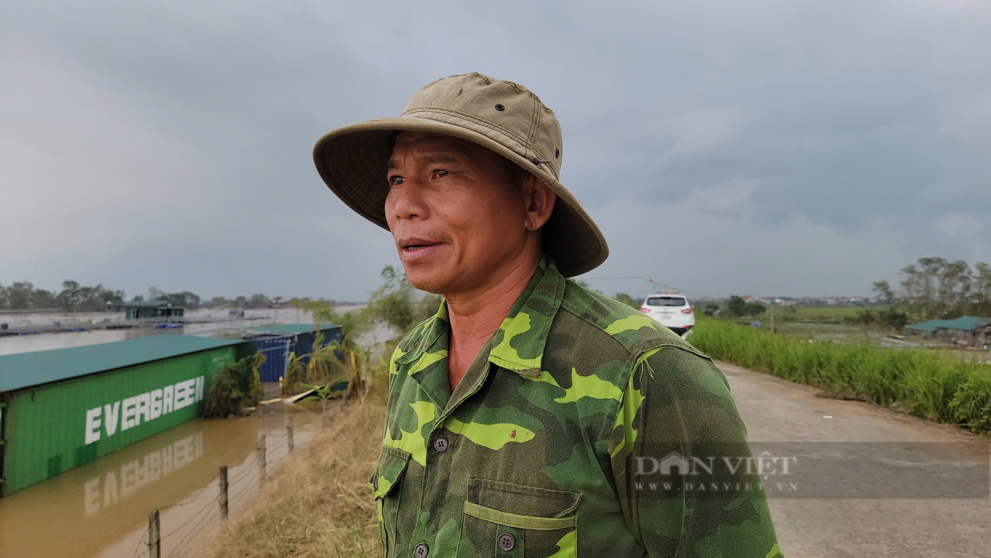 Hải Dương: Nông dân nuôi cá lồng trên sông Thái Bình ở Nam Sách thất thần bởi thiệt hại do lũ - Ảnh 1.