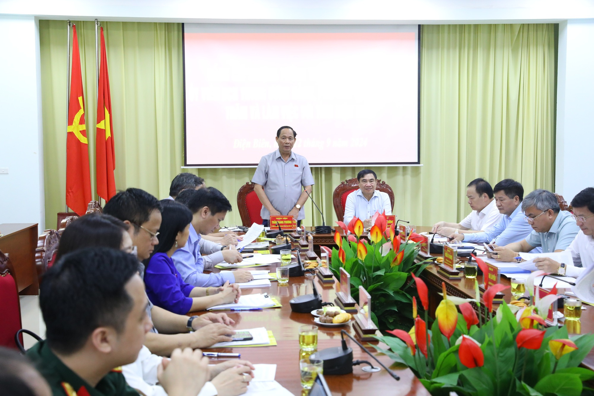 Phó Chủ tịch Quốc hội Trần Quang Phương làm việc với lãnh đạo chủ chốt tỉnh Điện Biên - Ảnh 1.