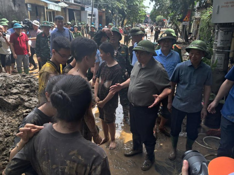 Thủ tướng Phạm Minh Chính tới Yên Bái chỉ đạo ứng phó, khắc phục hậu quả mưa lũ, thiên tai - Ảnh 2.