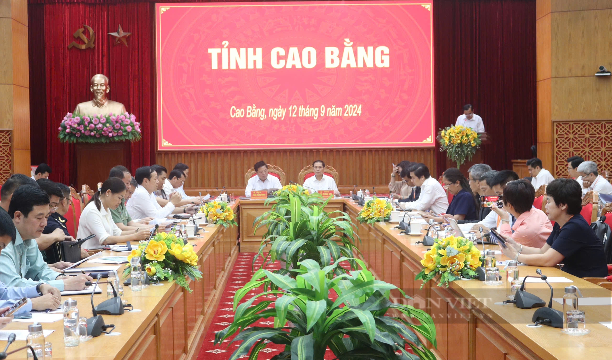 Phó Thủ tướng Bùi Thanh Sơn: Cao Bằng cần xác định các giải pháp để phát triển cửa khẩu thông minh- Ảnh 1.