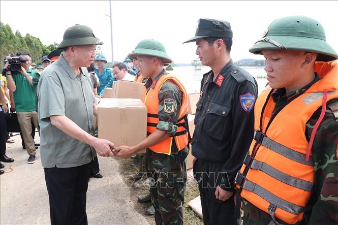 Tổng Bí thư, Chủ tịch nước Tô Lâm kiểm tra công tác khắc phục hậu quả lũ lụt tại Tuyên Quang - Ảnh 5.