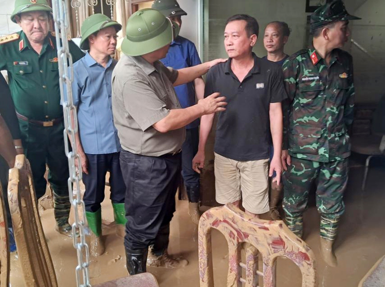 Thủ tướng Phạm Minh Chính tới Yên Bái chỉ đạo ứng phó, khắc phục hậu quả mưa lũ, thiên tai - Ảnh 1.