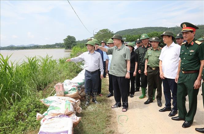 Tổng Bí thư, Chủ tịch nước Tô Lâm kiểm tra công tác khắc phục hậu quả lũ lụt tại Tuyên Quang - Ảnh 1.