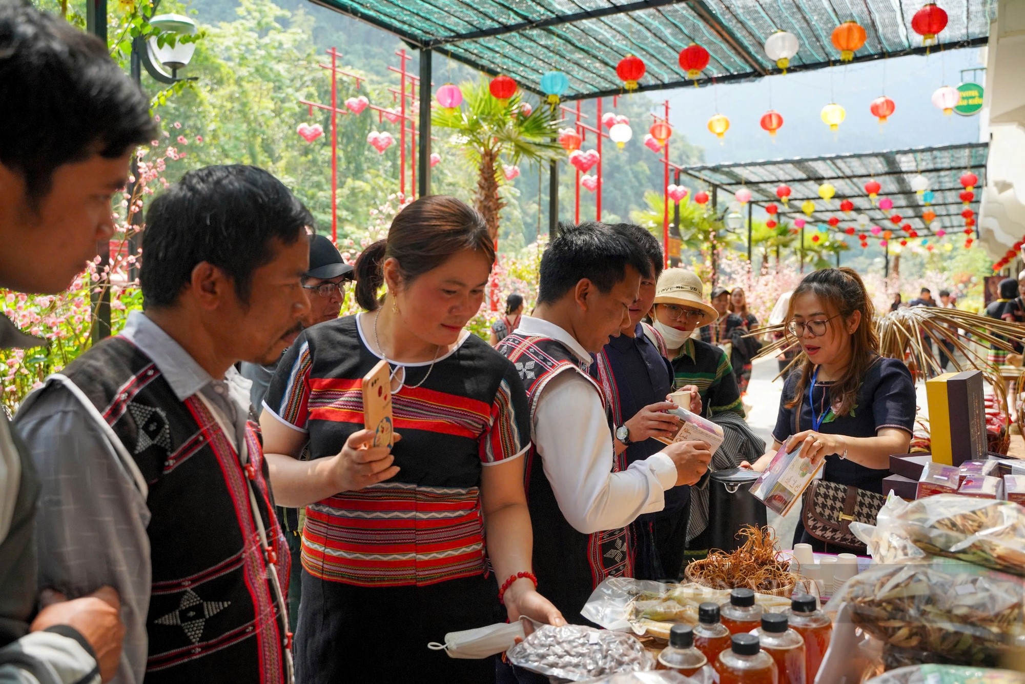 Quảng Nam: Phát triển kinh tế nông nghiệp gắn với du lịch để tạo đà cho huyện miền núi Đông Giang chuyển mình- Ảnh 8.