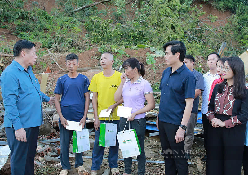 Trưởng Ban Tuyên giáo Trung ương  Nguyễn Trọng kiểm tra tình hình thiệt hại vùng lũ tại Sơn La - Ảnh 2.