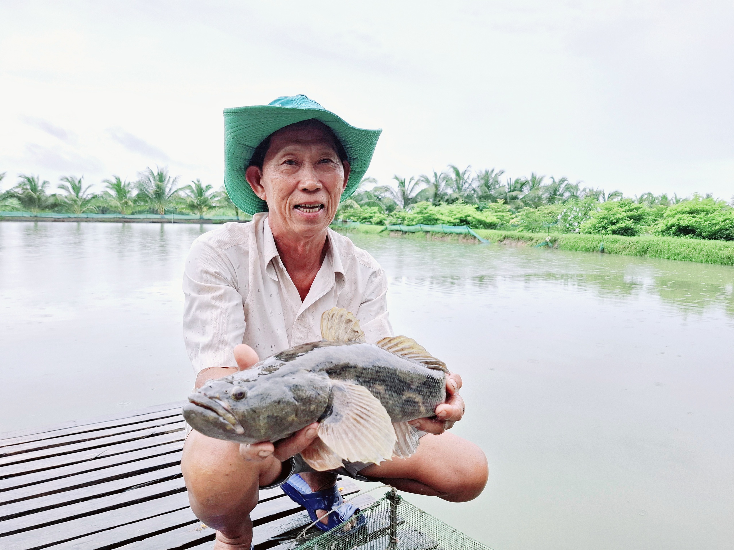 Tỷ phú nuôi cá chình đặc sản ở Cà Mau lần thứ 2 được bình chọn là Nông dân Việt Nam xuất sắc- Ảnh 4.