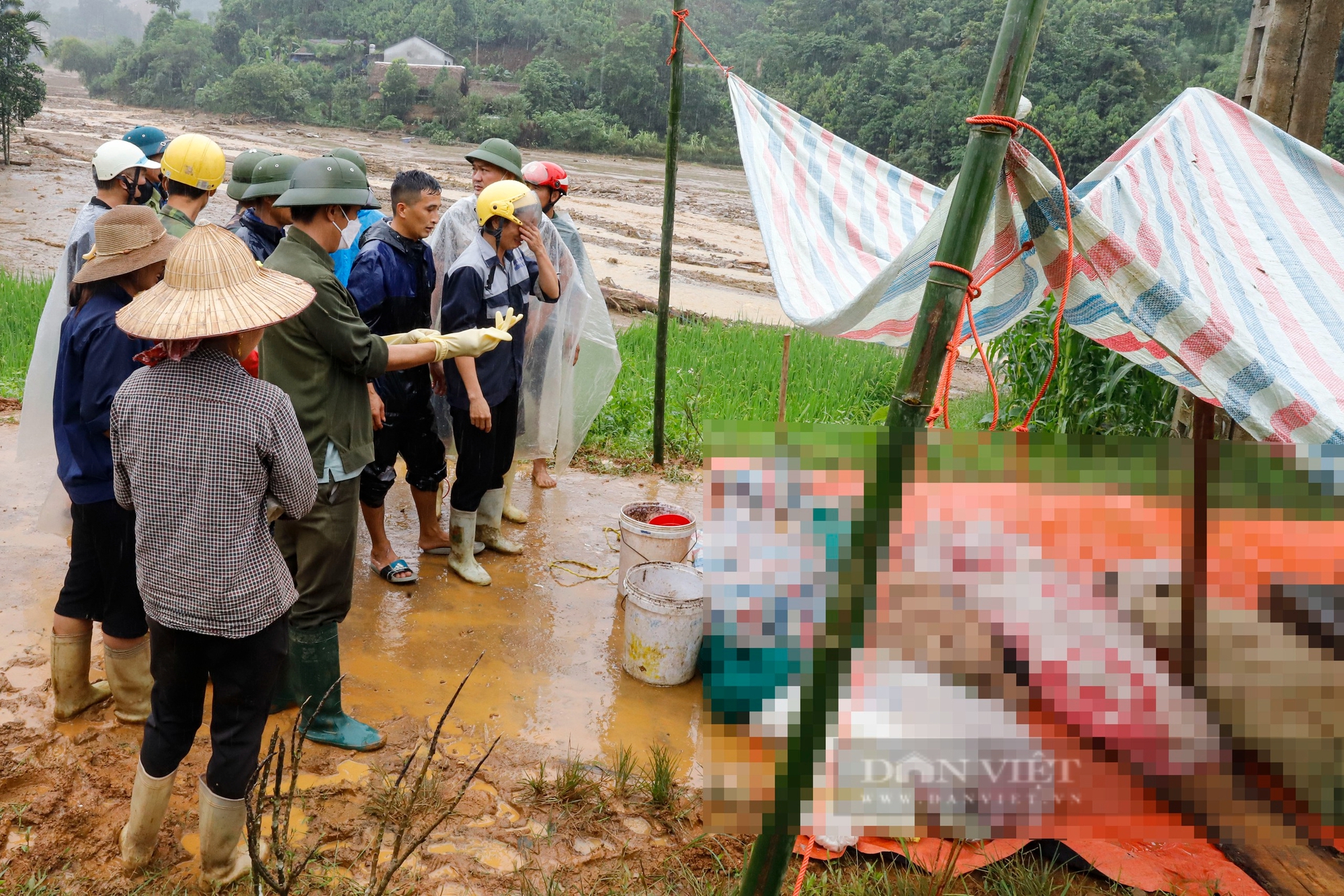 48H SAU TRẬN LŨ QUÉT KINH HOÀNG TẠI LÀNG NỦ - Ảnh 4.