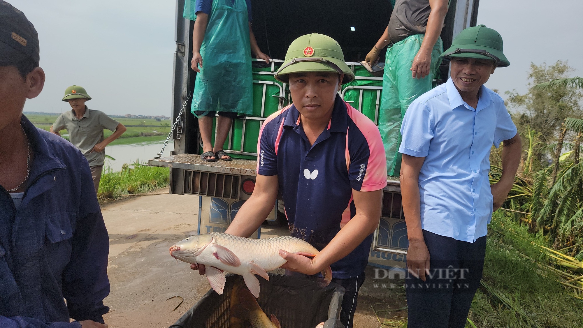 Hải Dương: Kêu gọi hỗ trợ, mua ủng hộ 3.500 lồng cá nuôi trên sông của nông dân bị ảnh hưởng sau lũ- Ảnh 11.