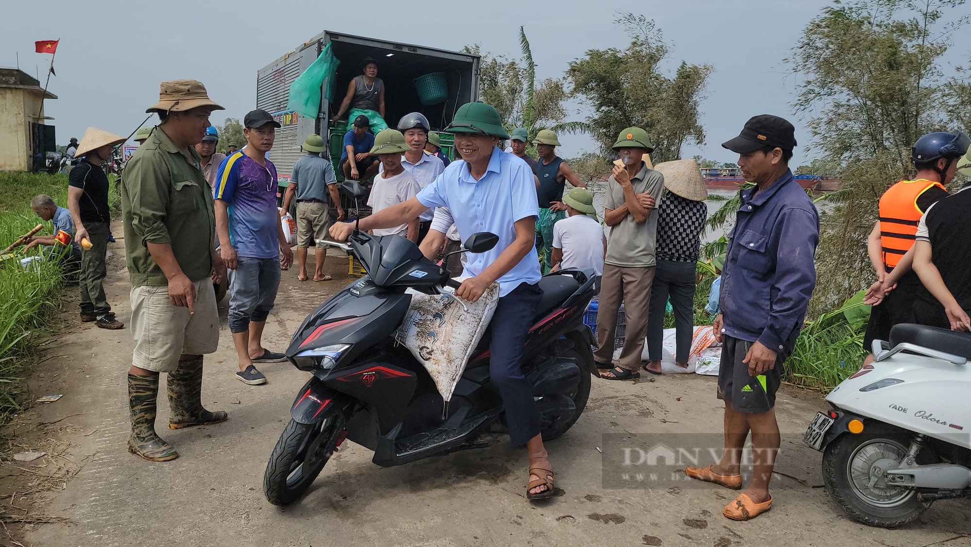 Hải Dương: Kêu gọi hỗ trợ, mua ủng hộ 3.500 lồng cá nuôi trên sông của nông dân bị ảnh hưởng sau lũ- Ảnh 13.