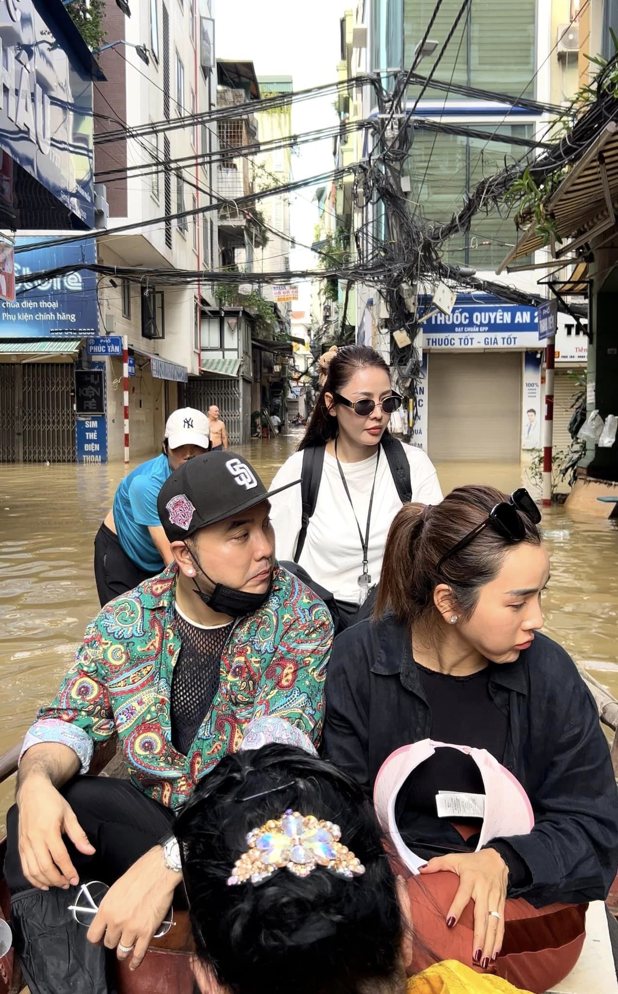 Ưng Hoàng Phúc thừa nhận "bị động, không hiểu khu vực" khi cùng Quế Vân đi làm từ thiện tại Hà Nội? - Ảnh 1.