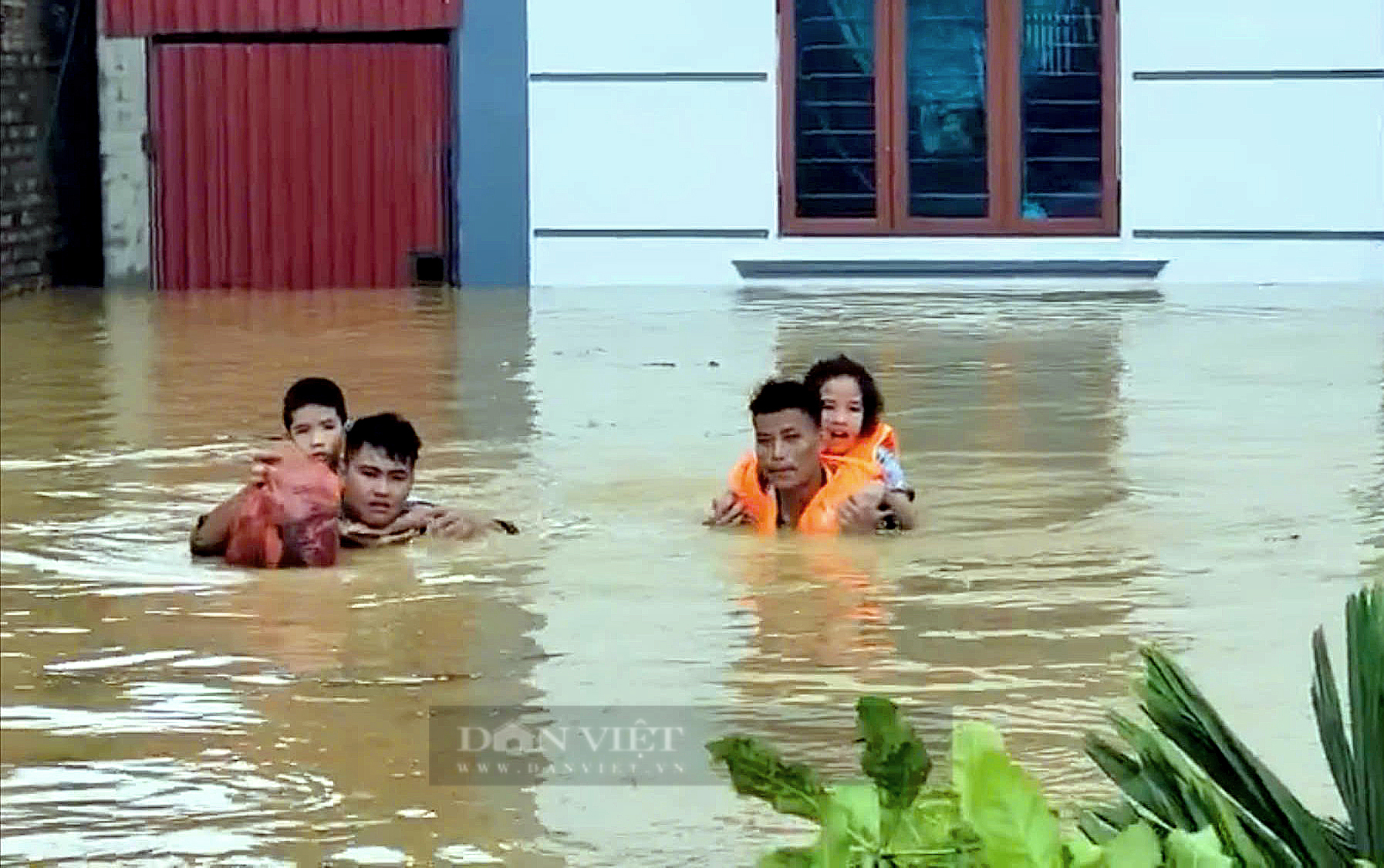 Cứu hộ hàng nghìn người trong mưa lũ của nhóm cứu hộ Hồ Ghềnh Chè - Những người hùng giữa thời bình - Ảnh 10.