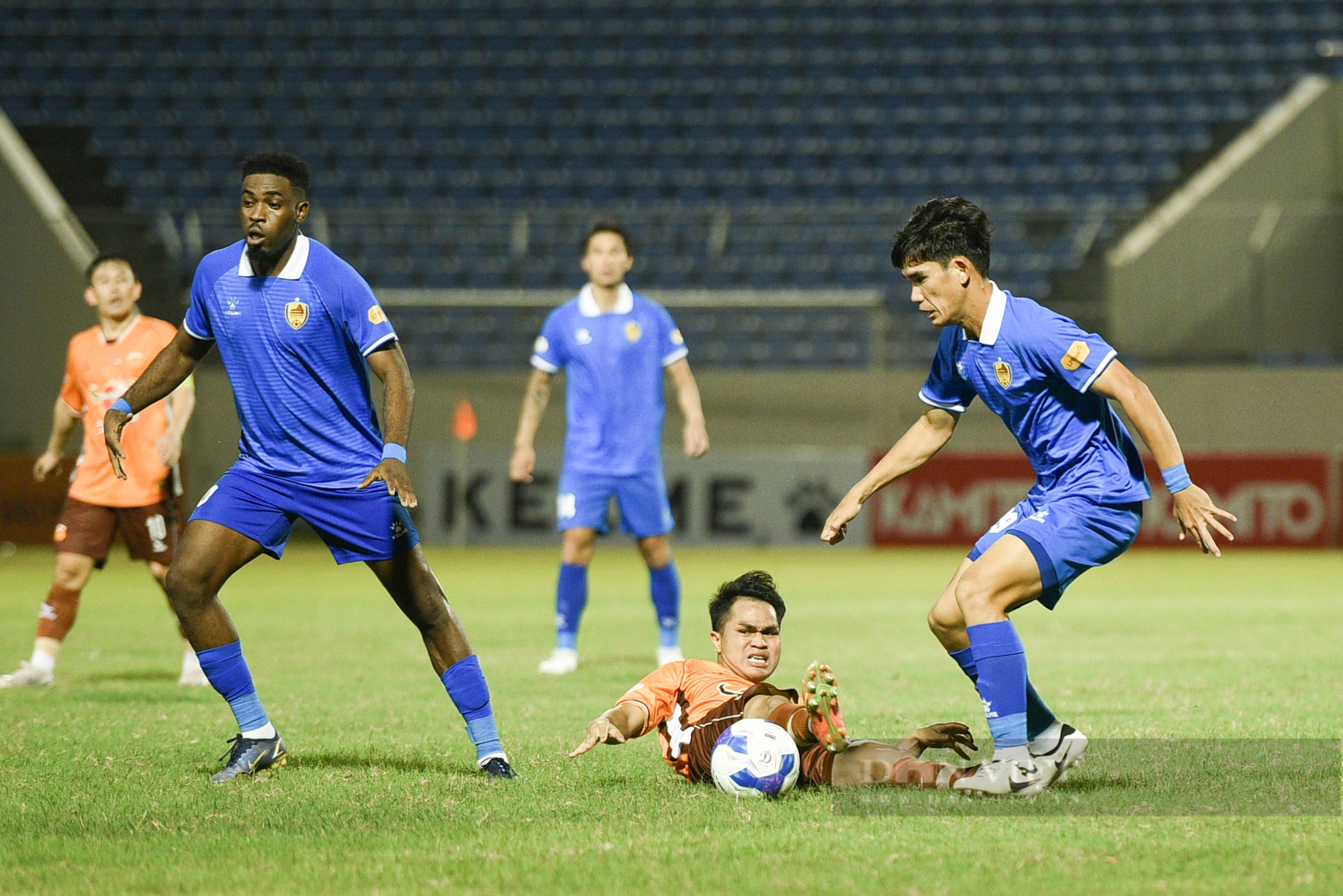 Cầu thủ 16 tuổi của Hoàng Anh Gia Lai ghi bàn trong ngày chào sân chơi V.League  - Ảnh 8.