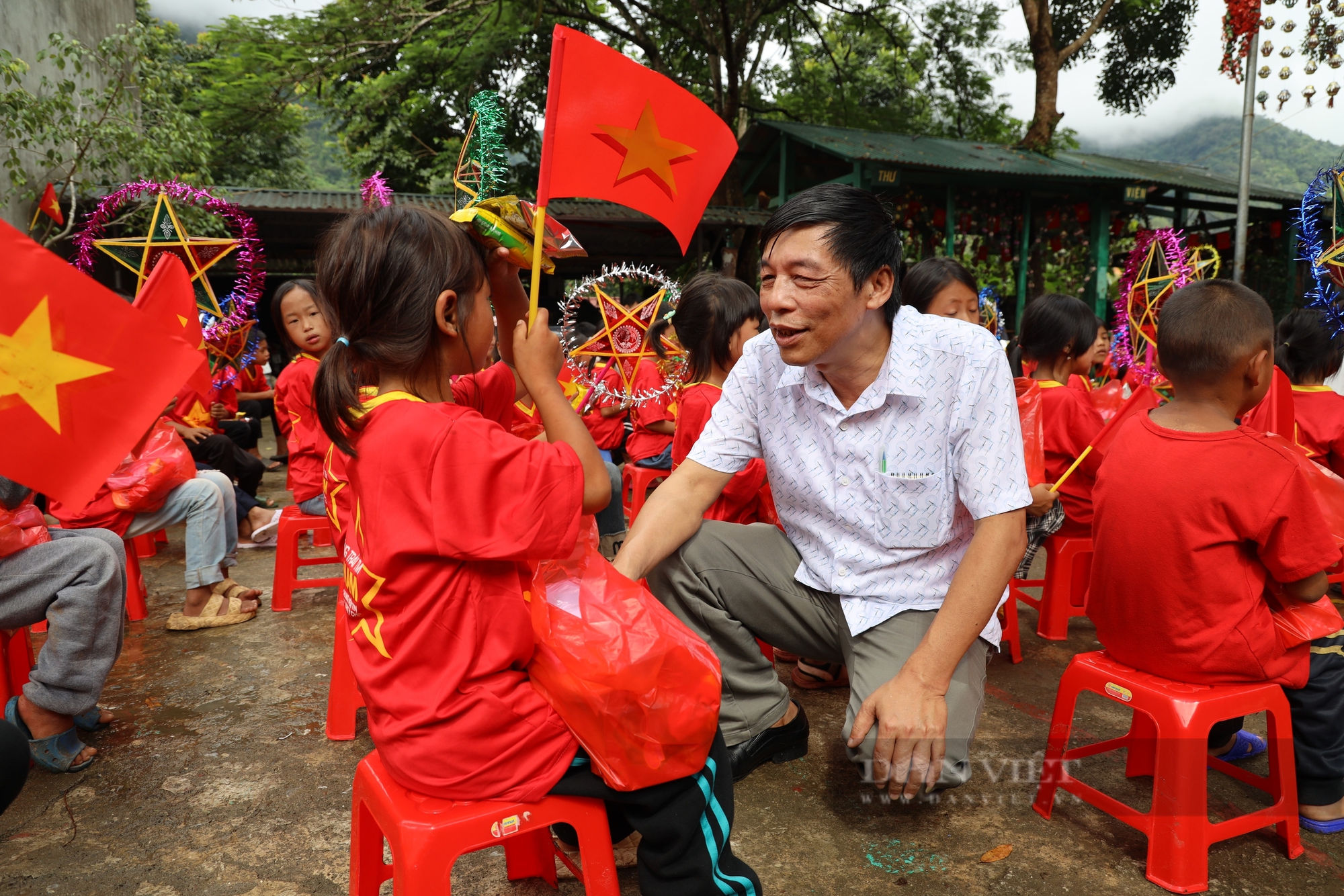 Tổ chức "Trăng đại ngàn 2024" cho các em học sinh người La Hủ nơi cuối trời Tây Bắc- Ảnh 8.