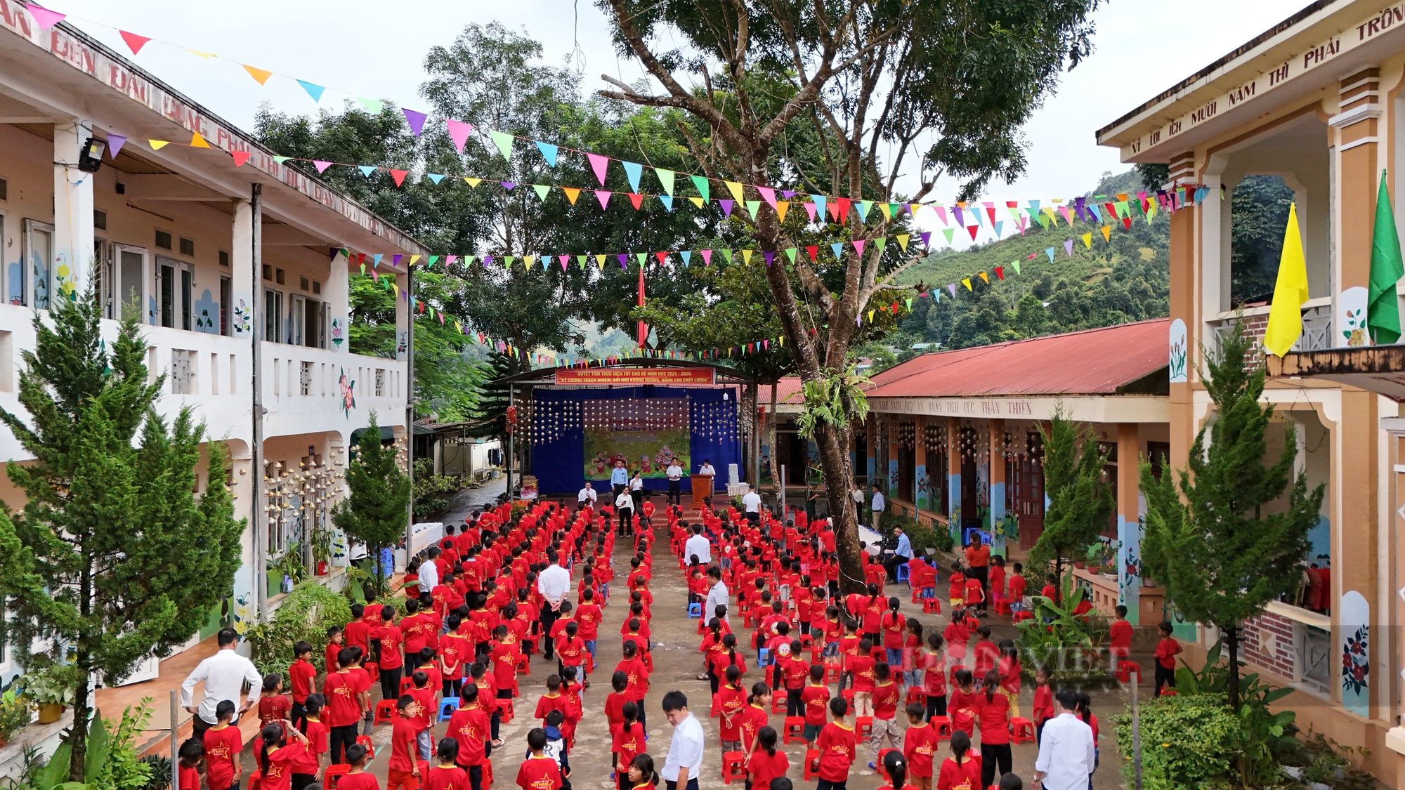 Tổ chức "Trăng đại ngàn 2024" cho các em học sinh người La Hủ nơi cuối trời Tây Bắc- Ảnh 1.