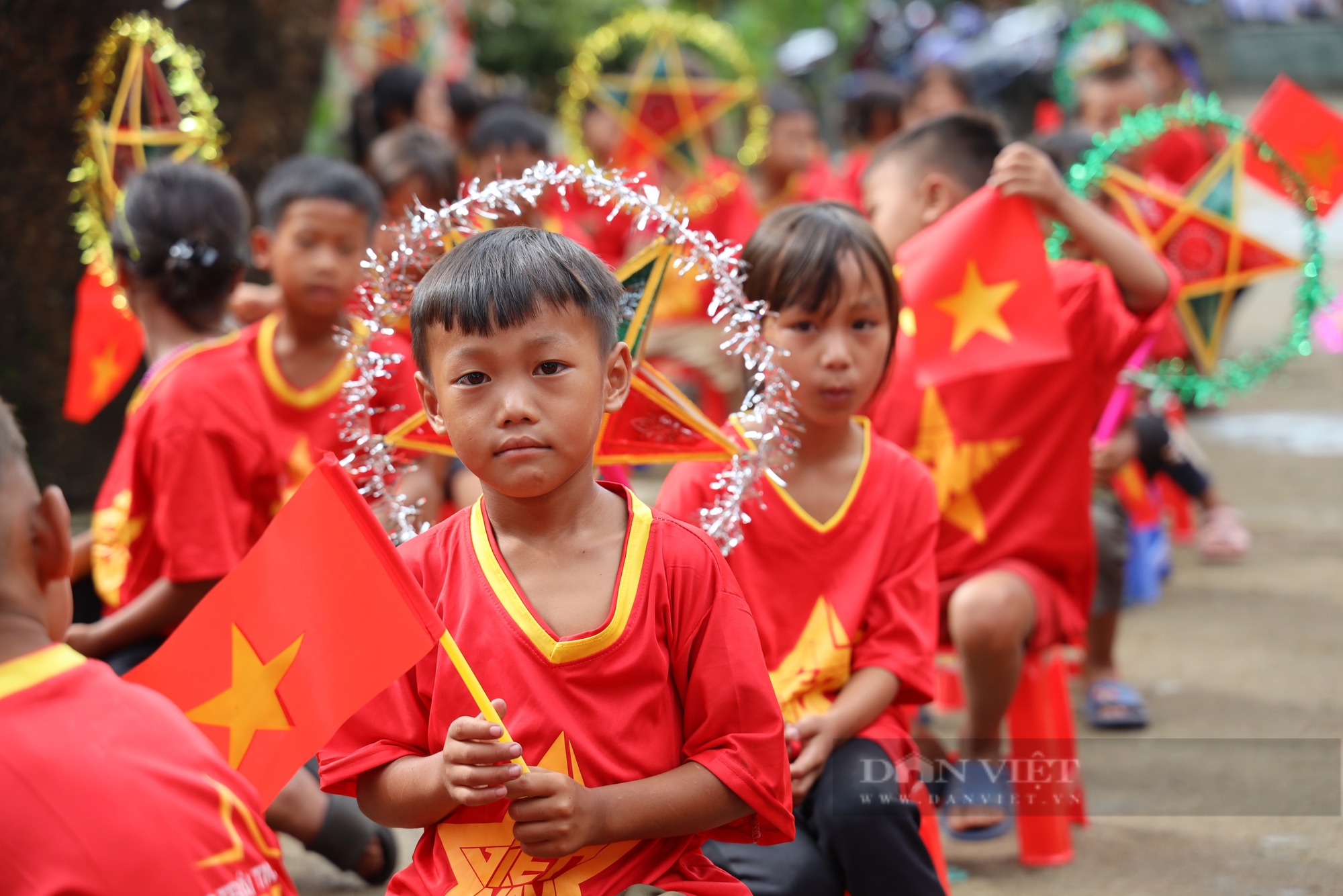 Tổ chức "Trăng đại ngàn 2024" cho các em học sinh người La Hủ nơi cuối trời Tây Bắc- Ảnh 2.