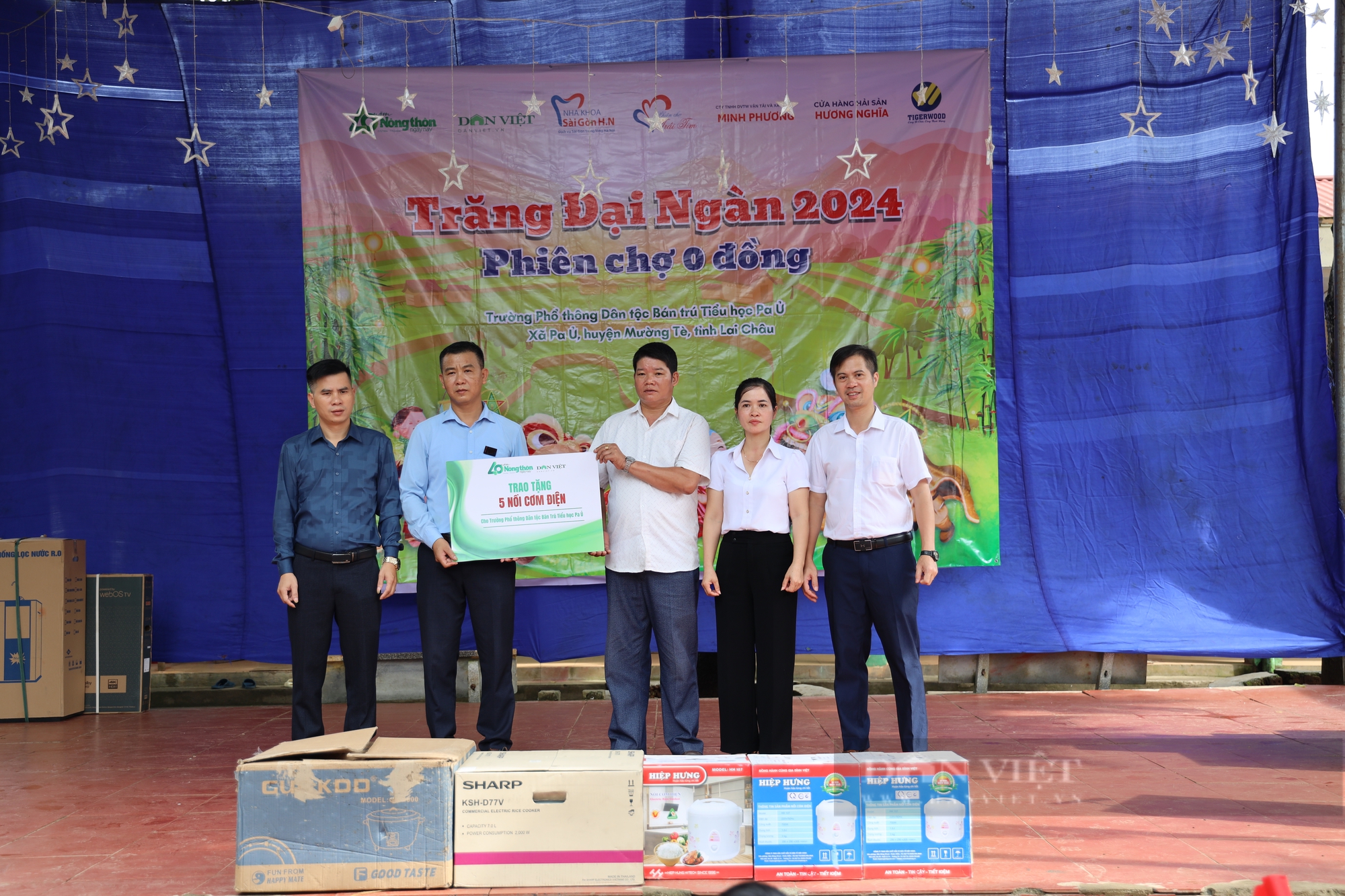 "Trăng Đại ngàn 2024" vui nhất của các em nhỏ người La Hủ nơi cực Bắc của Tô Quốc - Ảnh 8.