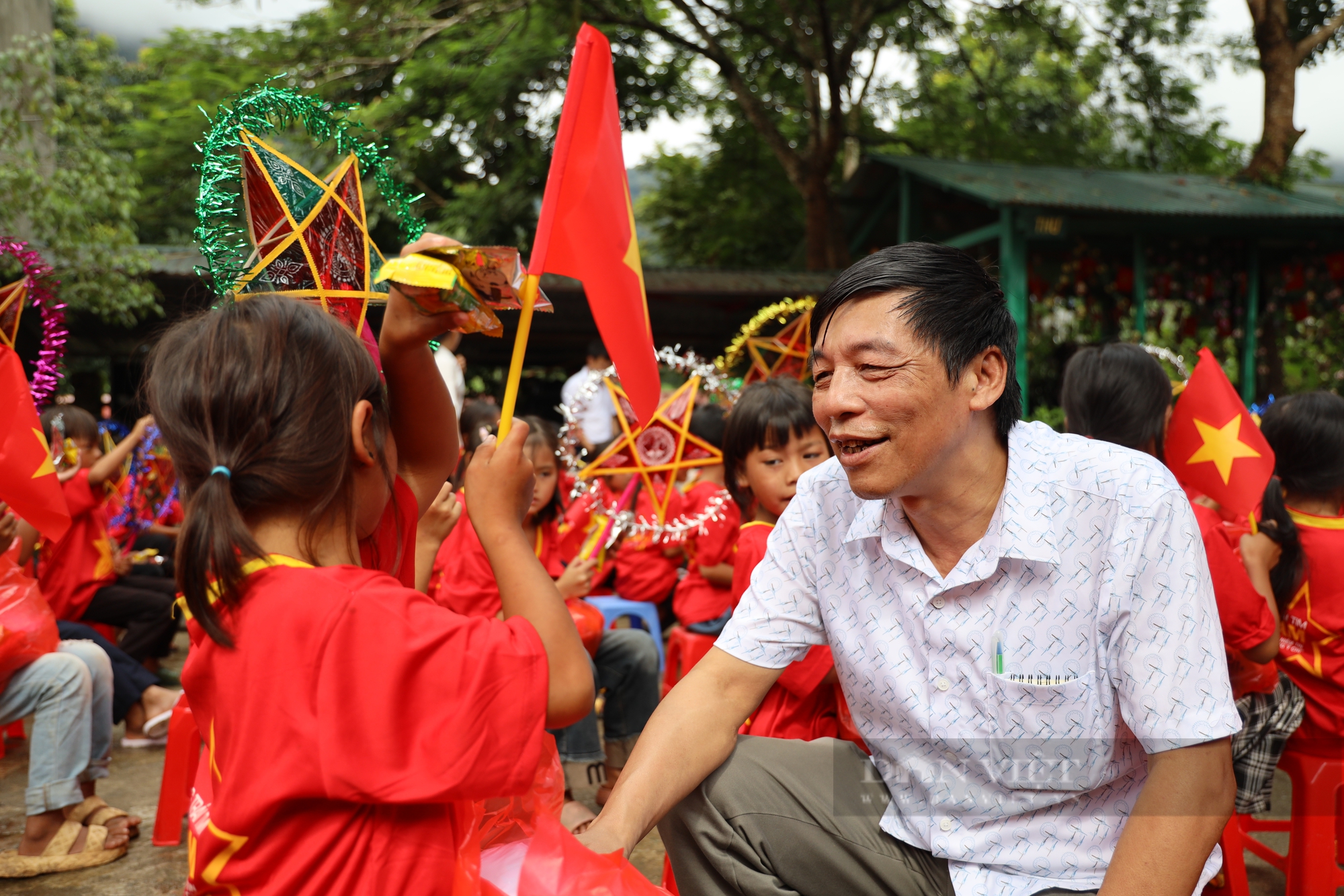 "Trăng Đại ngàn 2024" vui nhất của các em nhỏ người La Hủ nơi cực Bắc của Tô Quốc - Ảnh 2.