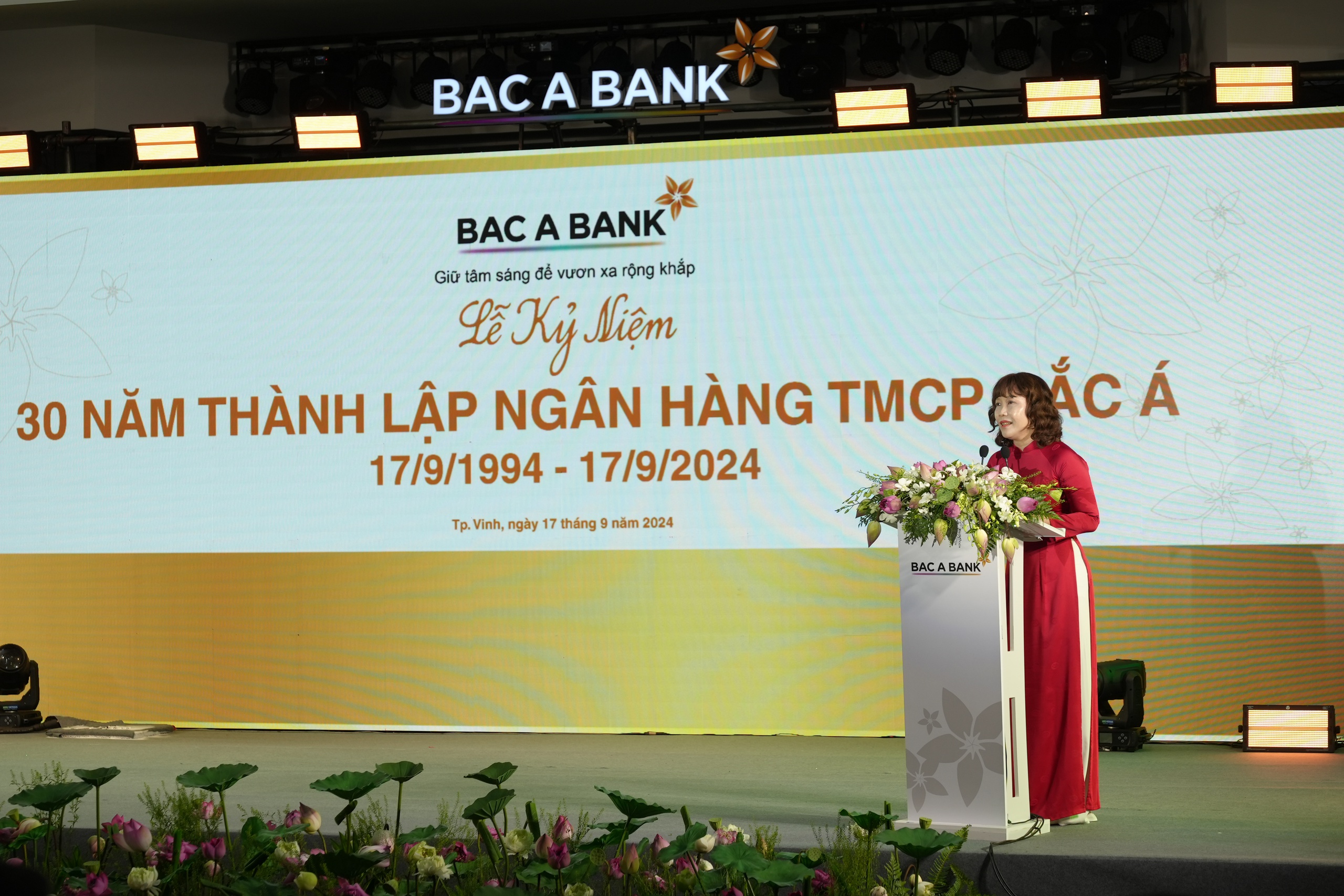 BAC A BANK: 30 năm vươn tầm, khẳng định vị thế hàng đầu - Ảnh 4.