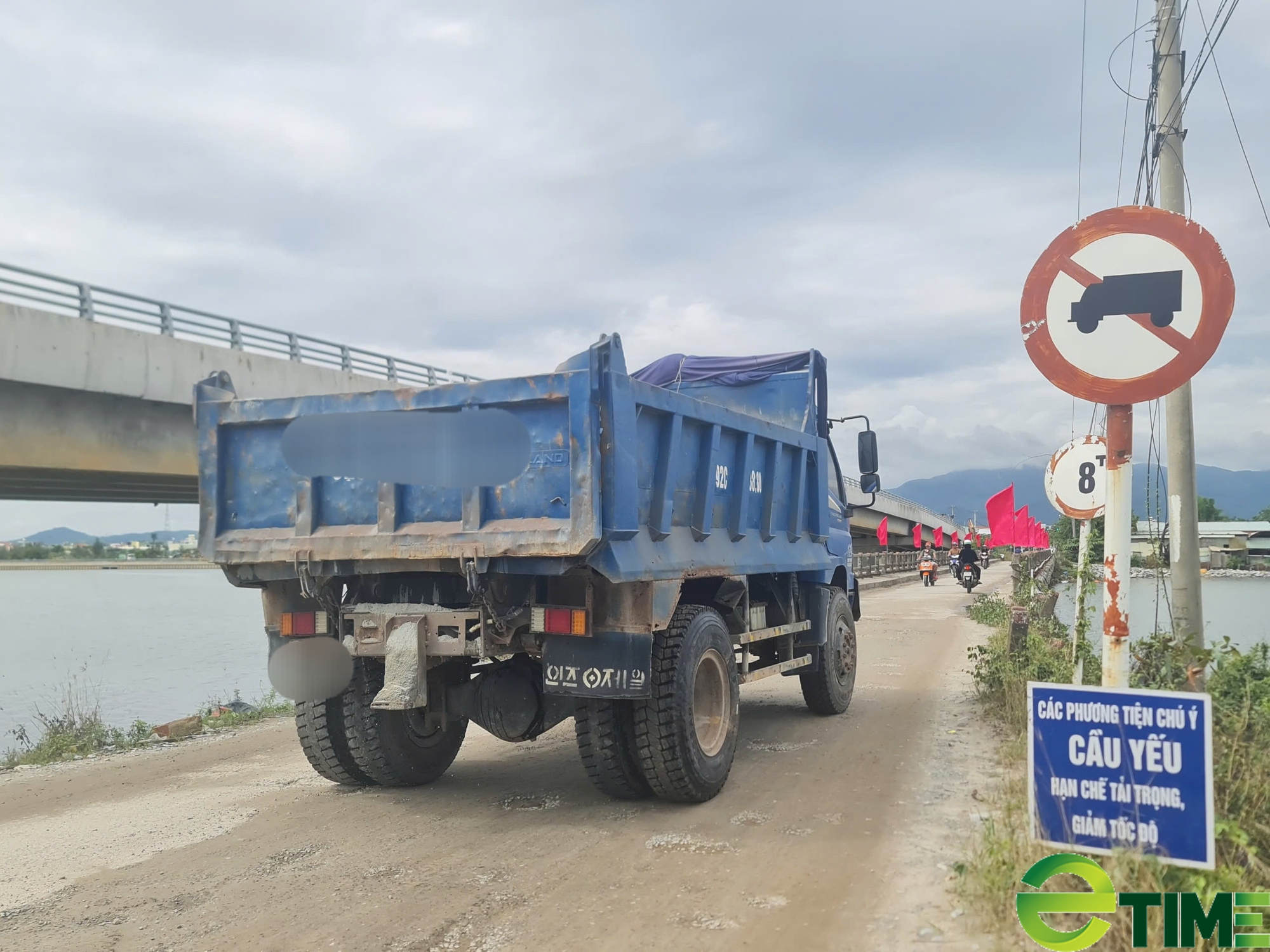 Chủ tịch tỉnh Quảng Nam yêu cầu đẩy nhanh tiến độ loạt dự án ở huyện Núi Thành - Ảnh 4.