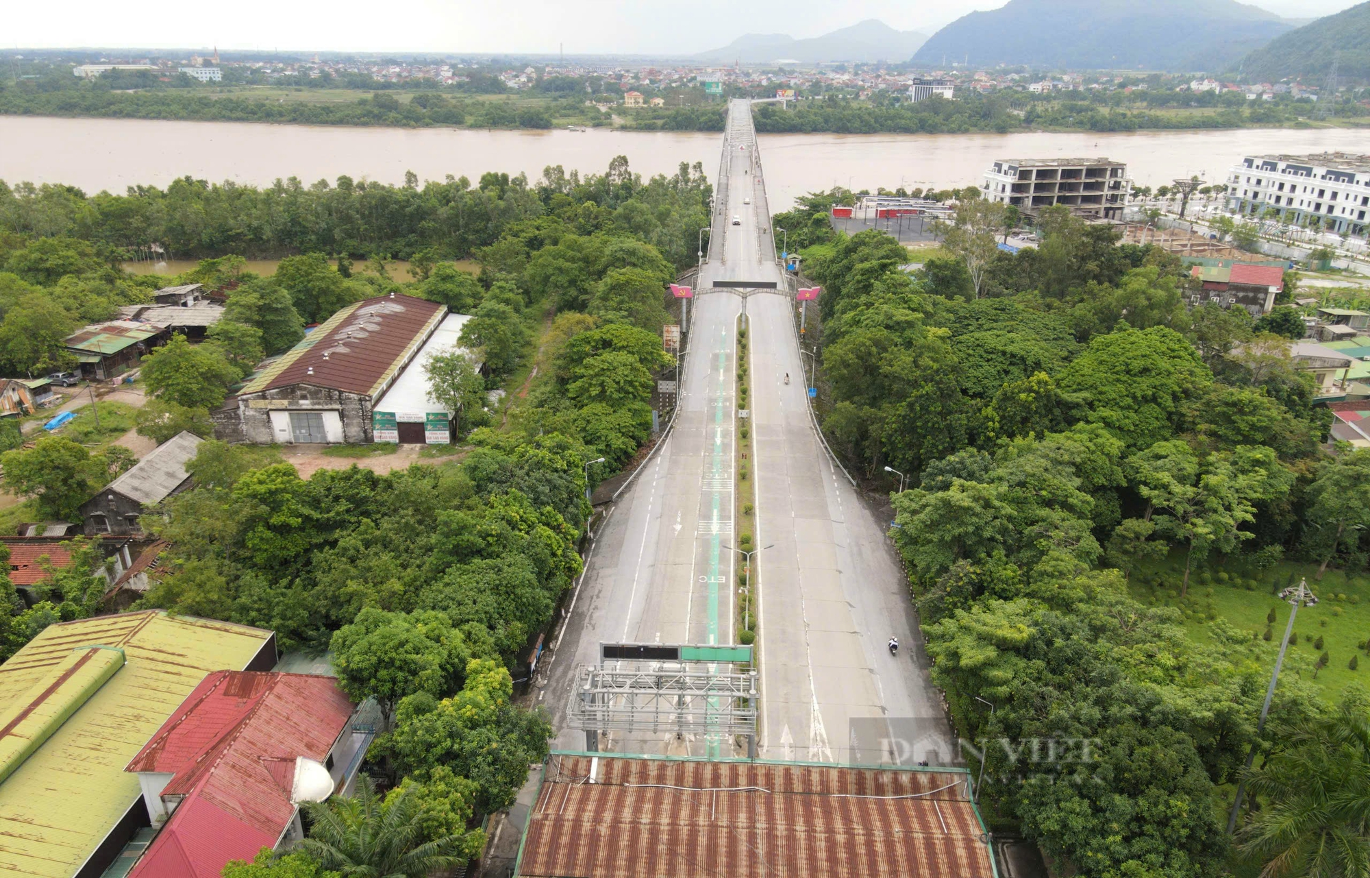 Toàn cảnh cầu Bến Thủy 1 bắc qua sông Lam vừa được "khám sức khỏe"- Ảnh 9.