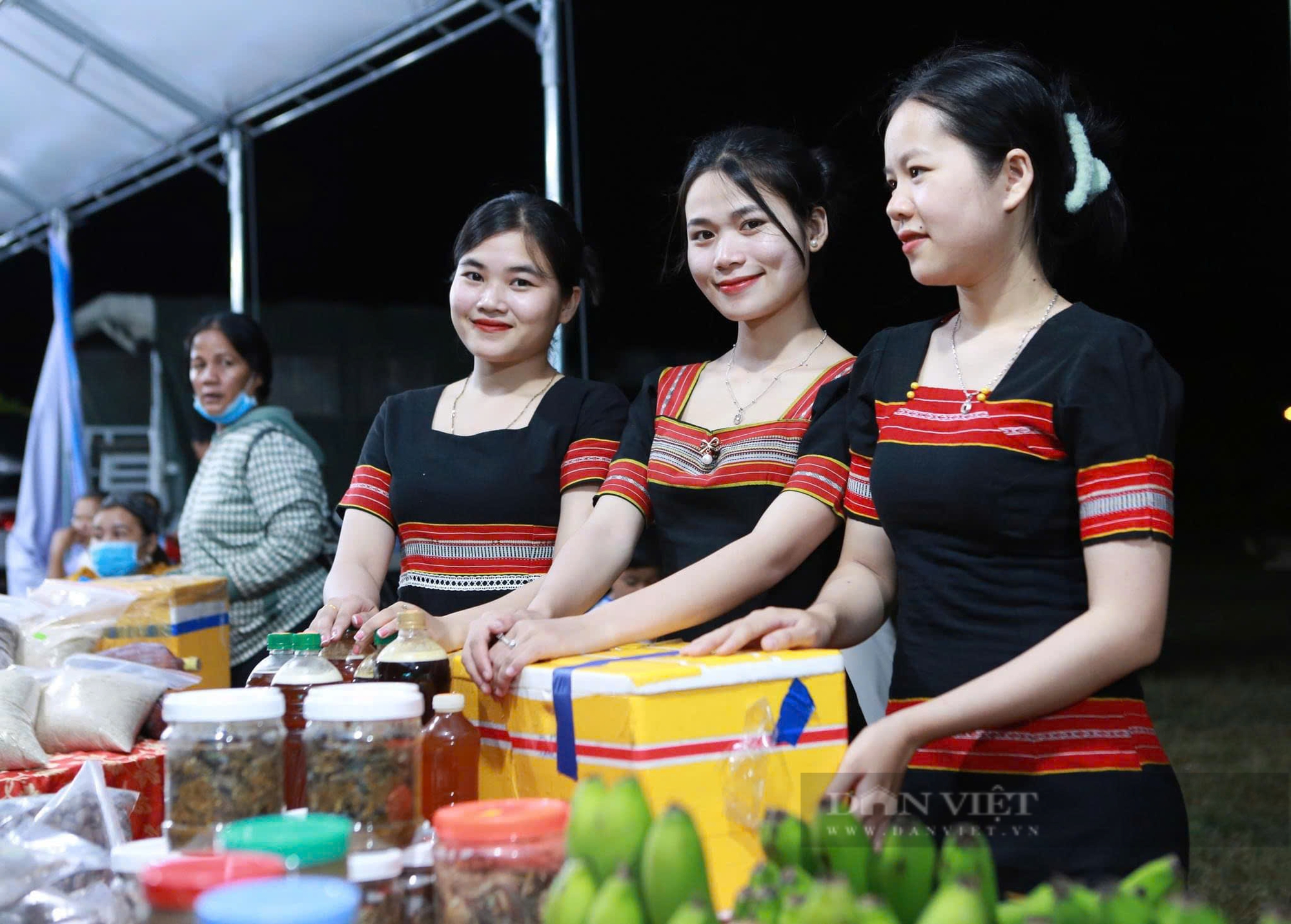 Mê mẩn với vẻ đẹp như thiên thần của các chàng trai, cô gái miền núi cao Quảng Nam- Ảnh 3.