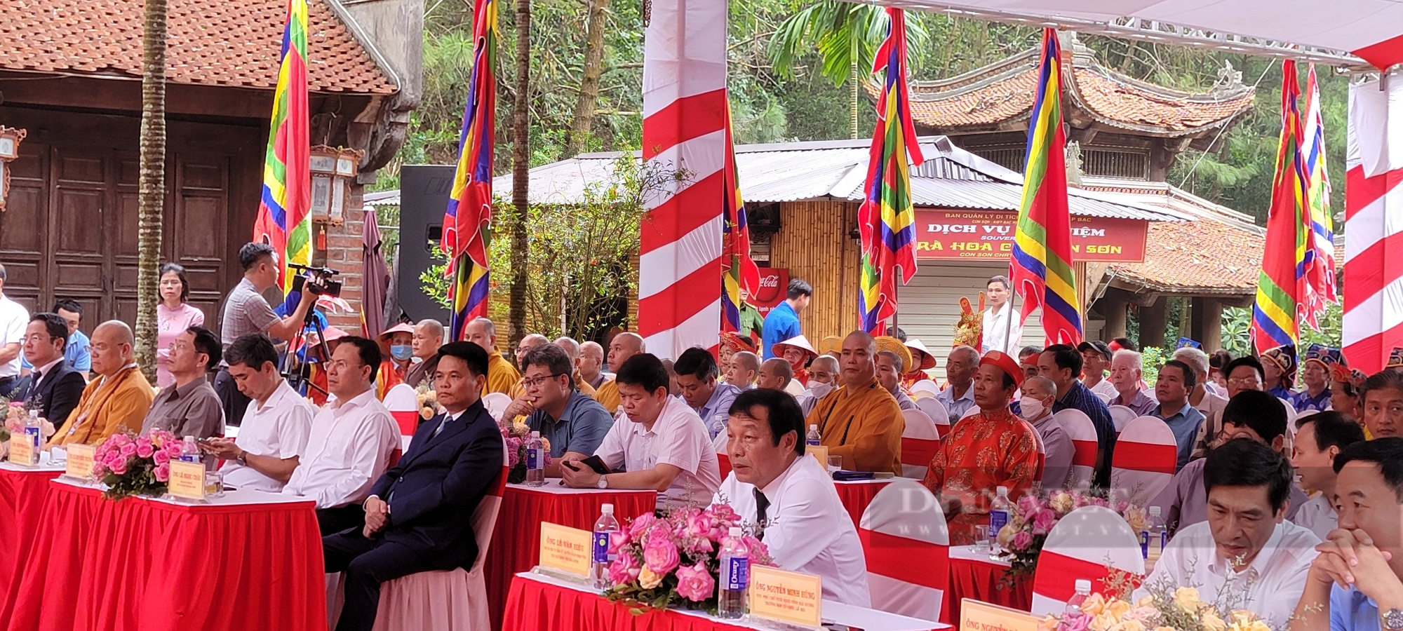 Hải Dương: Tưởng niệm 582 năm ngày mất của Anh hùng Dân tộc, Danh nhân Văn hoá Thế giới Nguyễn Trãi- Ảnh 2.