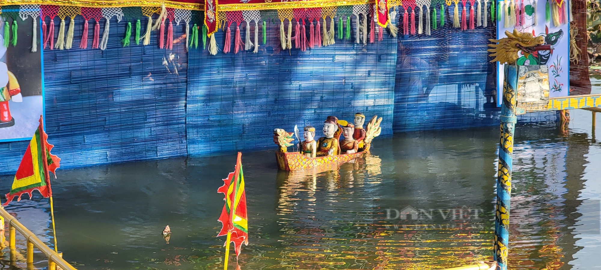 Nông dân một làng ở Hải Dương hoá thân thành nghệ nhân rối nước phục vụ du khách trẩy hội Kiếp Bạc - Ảnh 8.