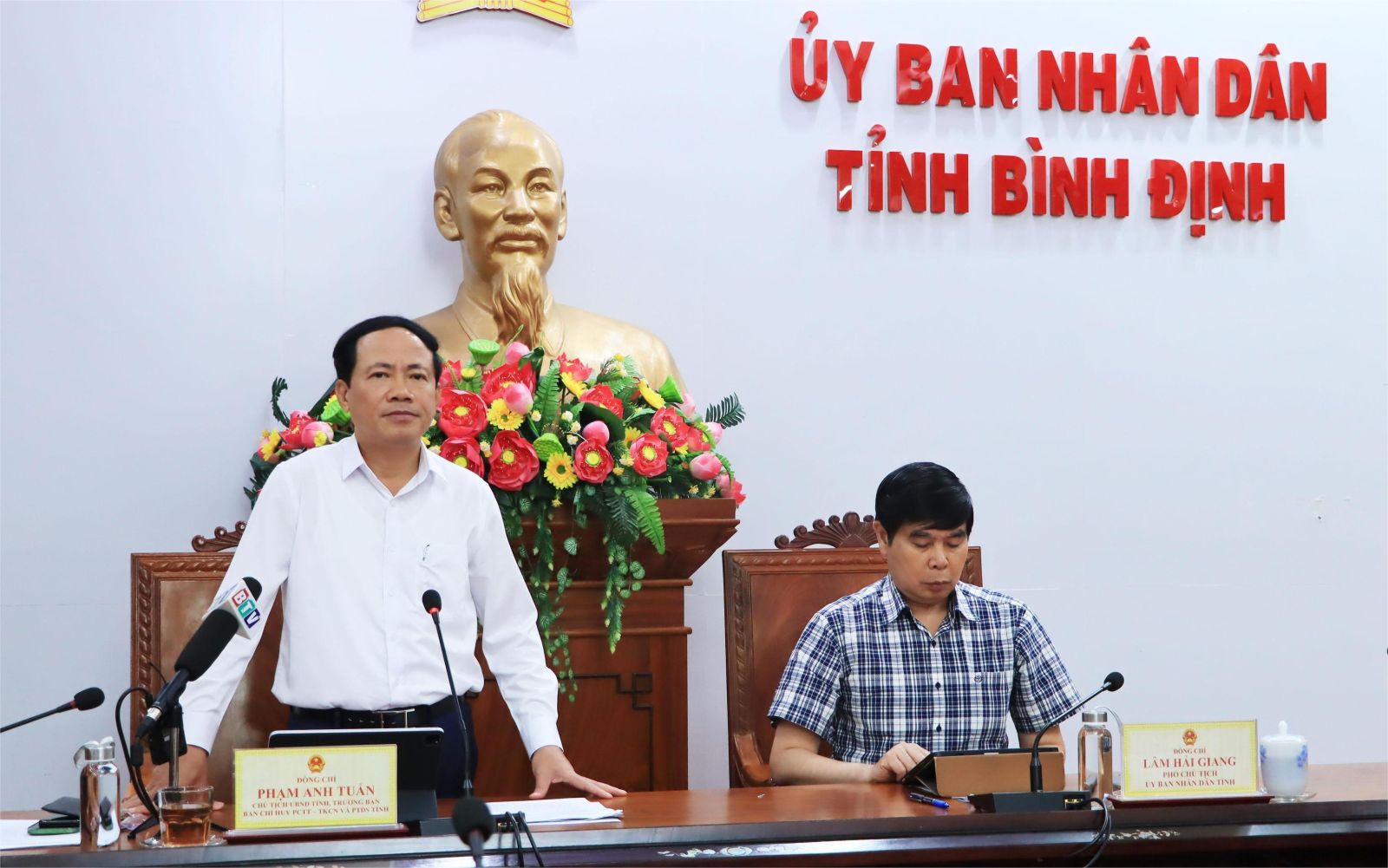 Bình Định: "Nếu đi chống bão lũ, mà ai cũng xin phép về nhà vì vợ con đau ốm, thì rất khó"- Ảnh 1.