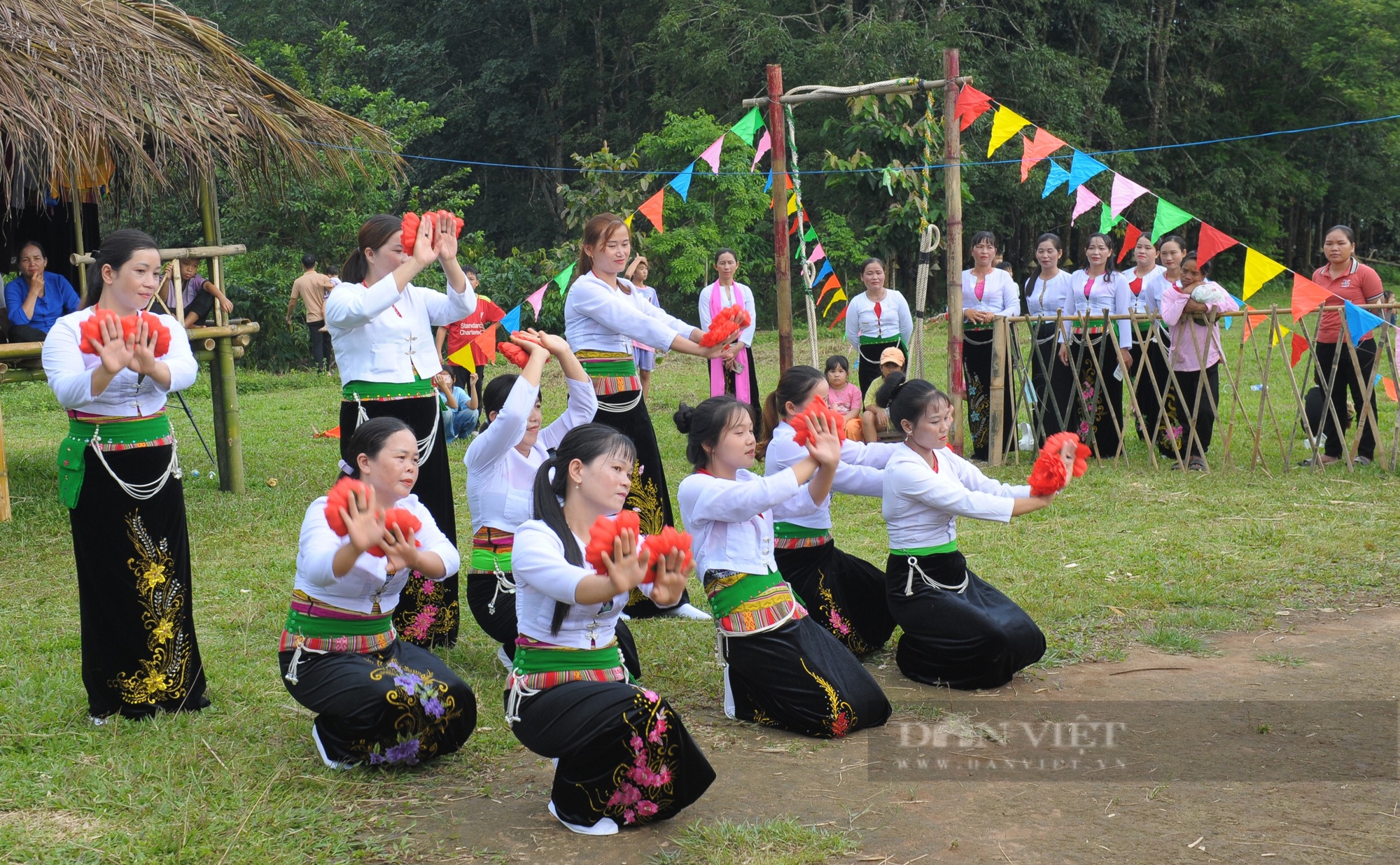 Tết Độc lập của người Mường nơi ngã ba Đông Dương - Ảnh 6.