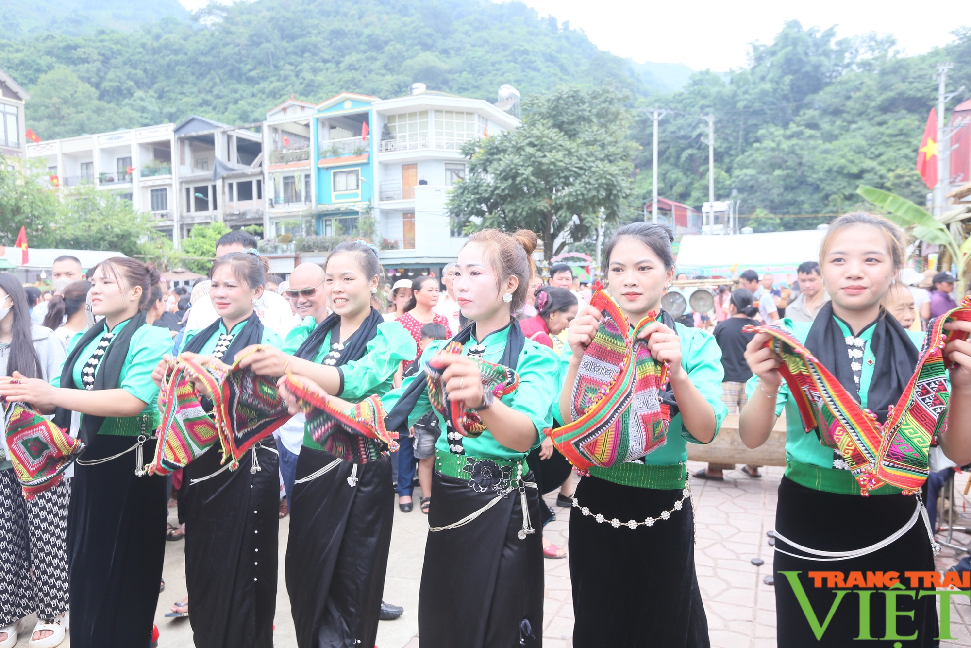 Sơn La: Mộc Châu quảng bá nét đẹp văn hóa, sản phẩm du lịch - Ảnh 3.