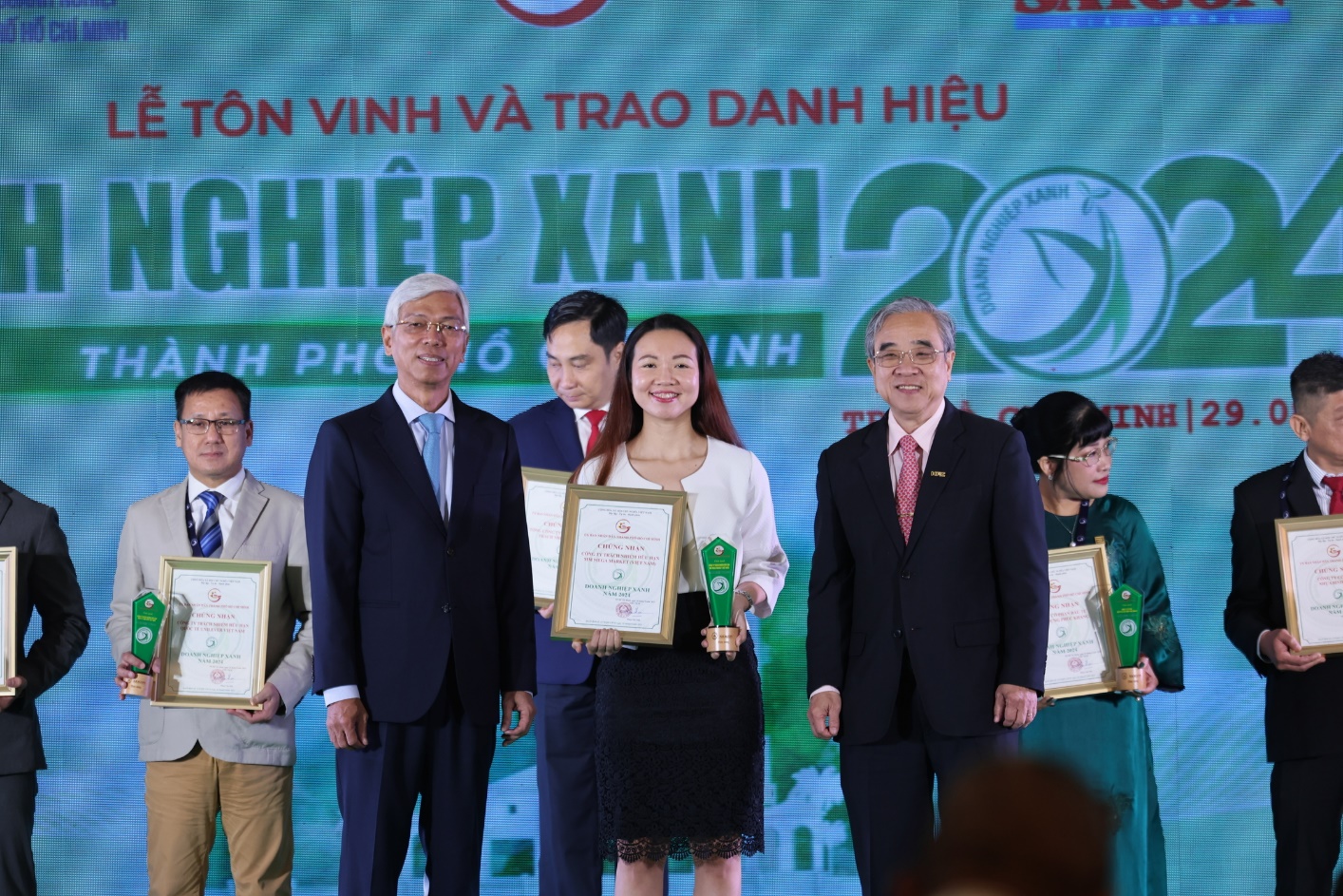 "Đại gia" bán lẻ MM Mega Market năm thứ 2 liên tiếp đạt danh hiệu doanh nghiệp Xanh - Ảnh 1.