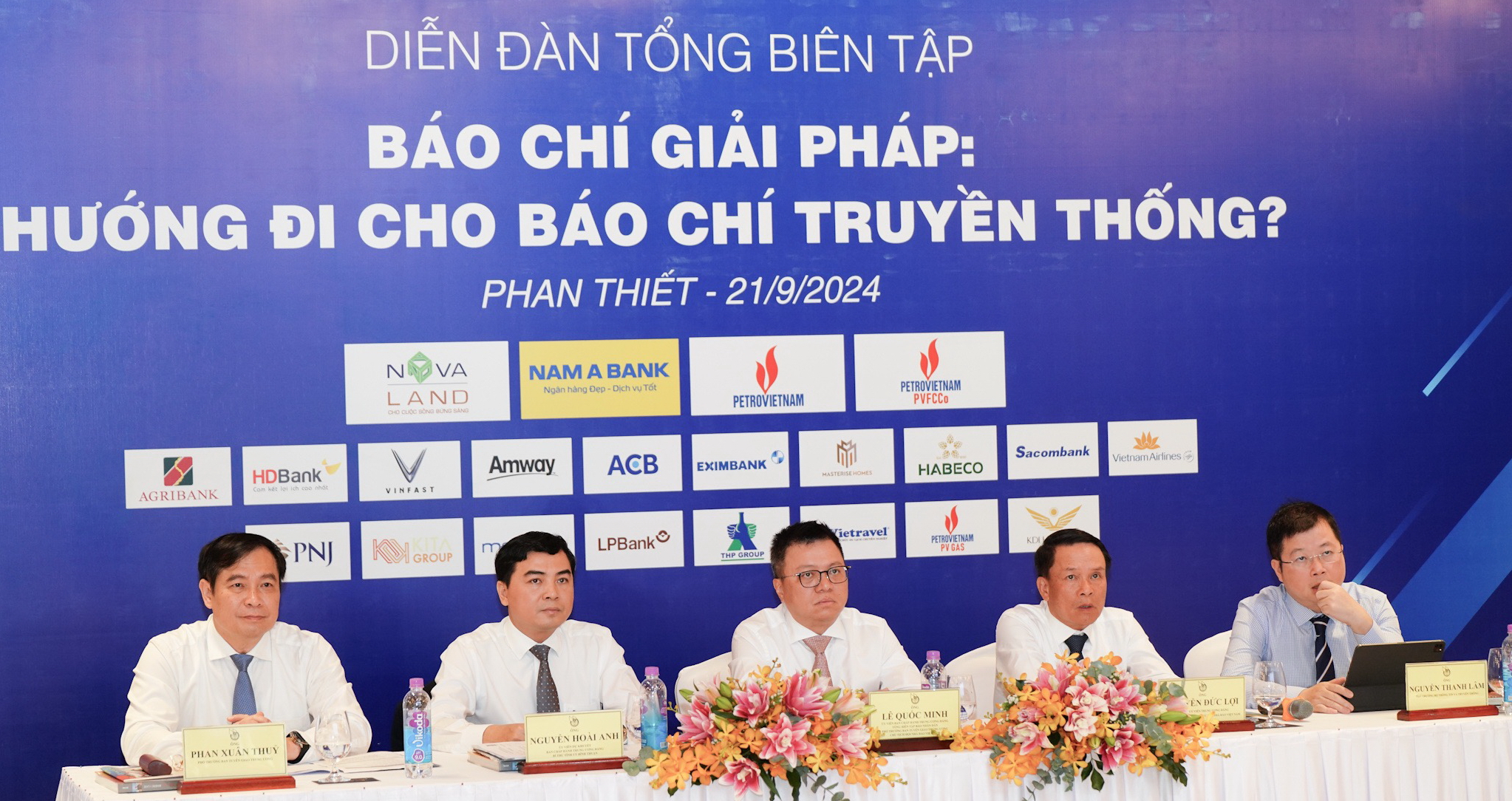 Diễn đàn Tổng Biên tập 2024 "Báo chí giải pháp - Hướng đi cho báo chí truyền thống" - Ảnh 1.