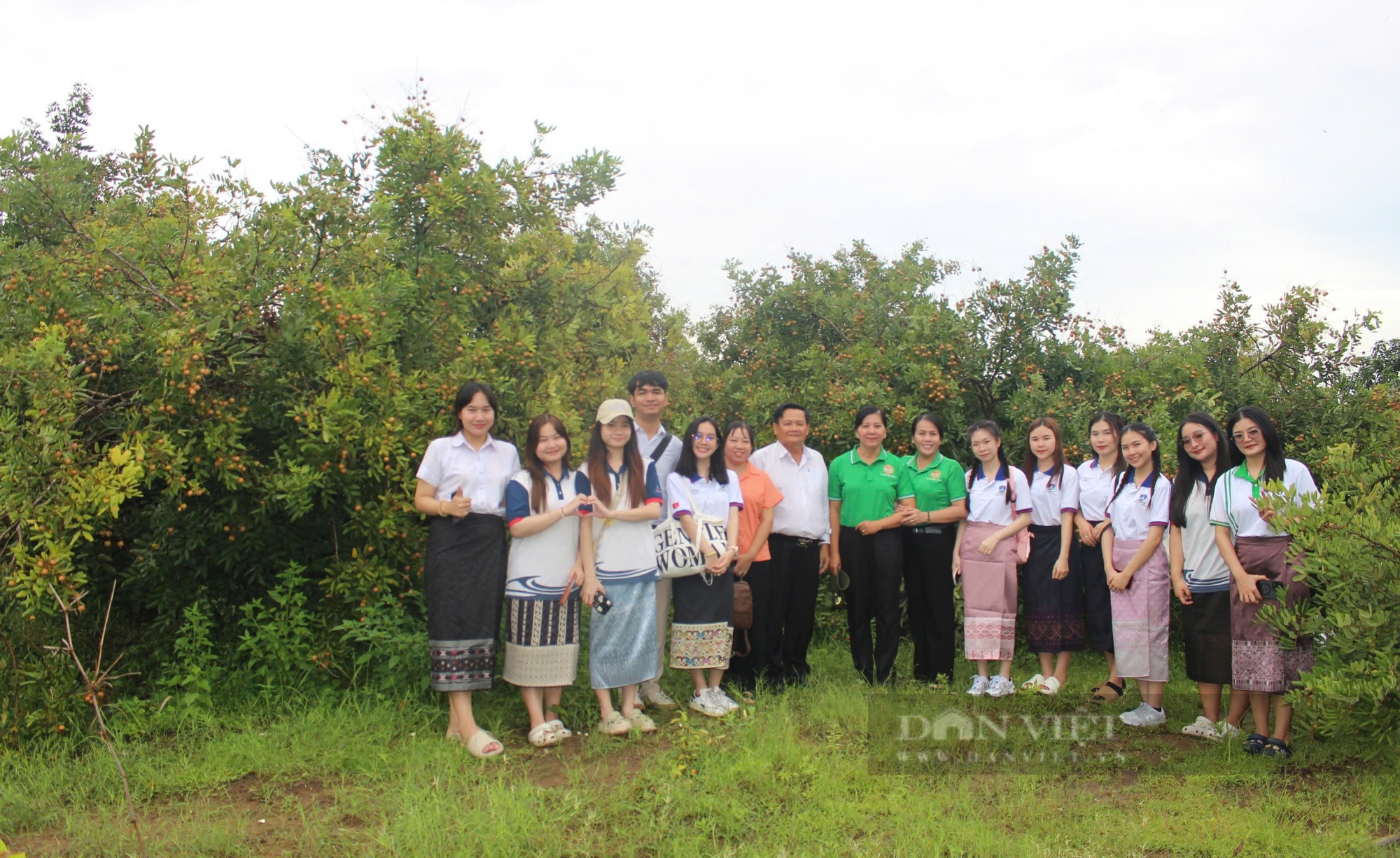 Hội Nông dân TP.Hồ Chí Minh giúp sinh viên Lào, Campuchia trải nghiệm một ngày làm nông dân ở Cần Giờ- Ảnh 6.