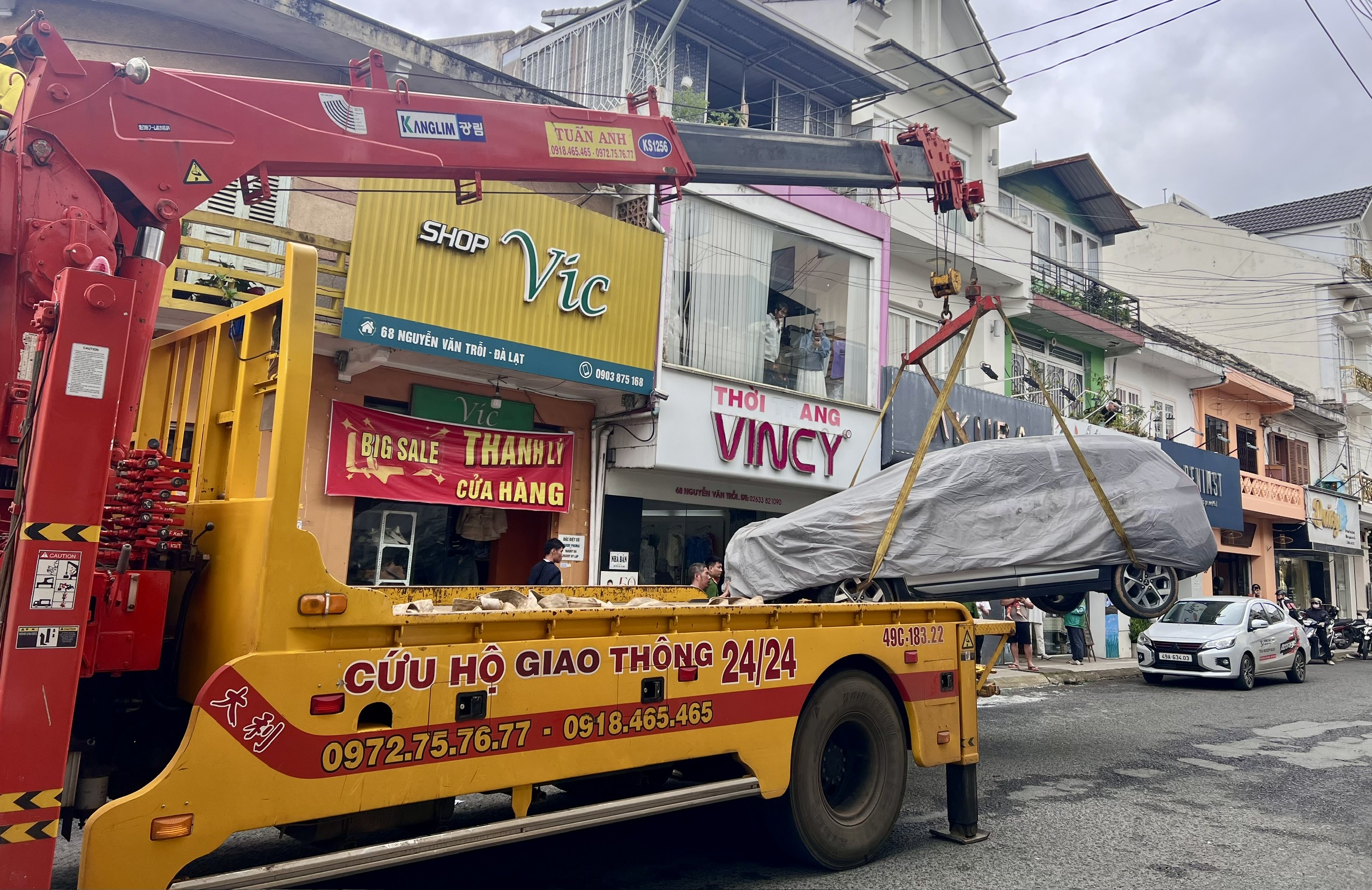 Điều tra vụ xe taxi cháy trên đường Nguyễn Văn Trỗi (TP. Đà Lạt)- Ảnh 3.