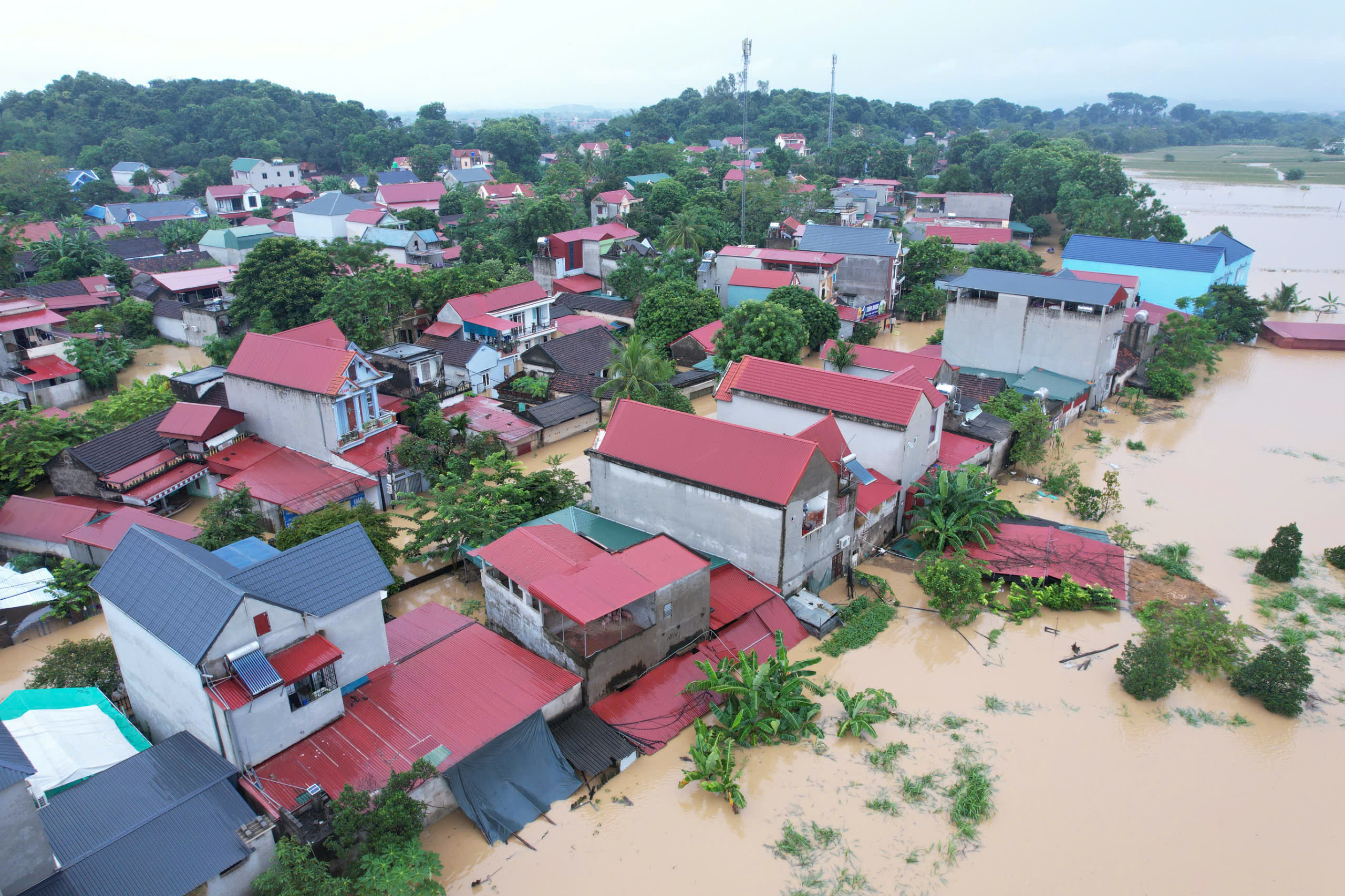 Cảnh báo: Lũ trên sông Mã, sông Chu đã đạt đỉnh, đêm nay, lũ trên sông Cả, sông La tiếp tục lên - Ảnh 1.