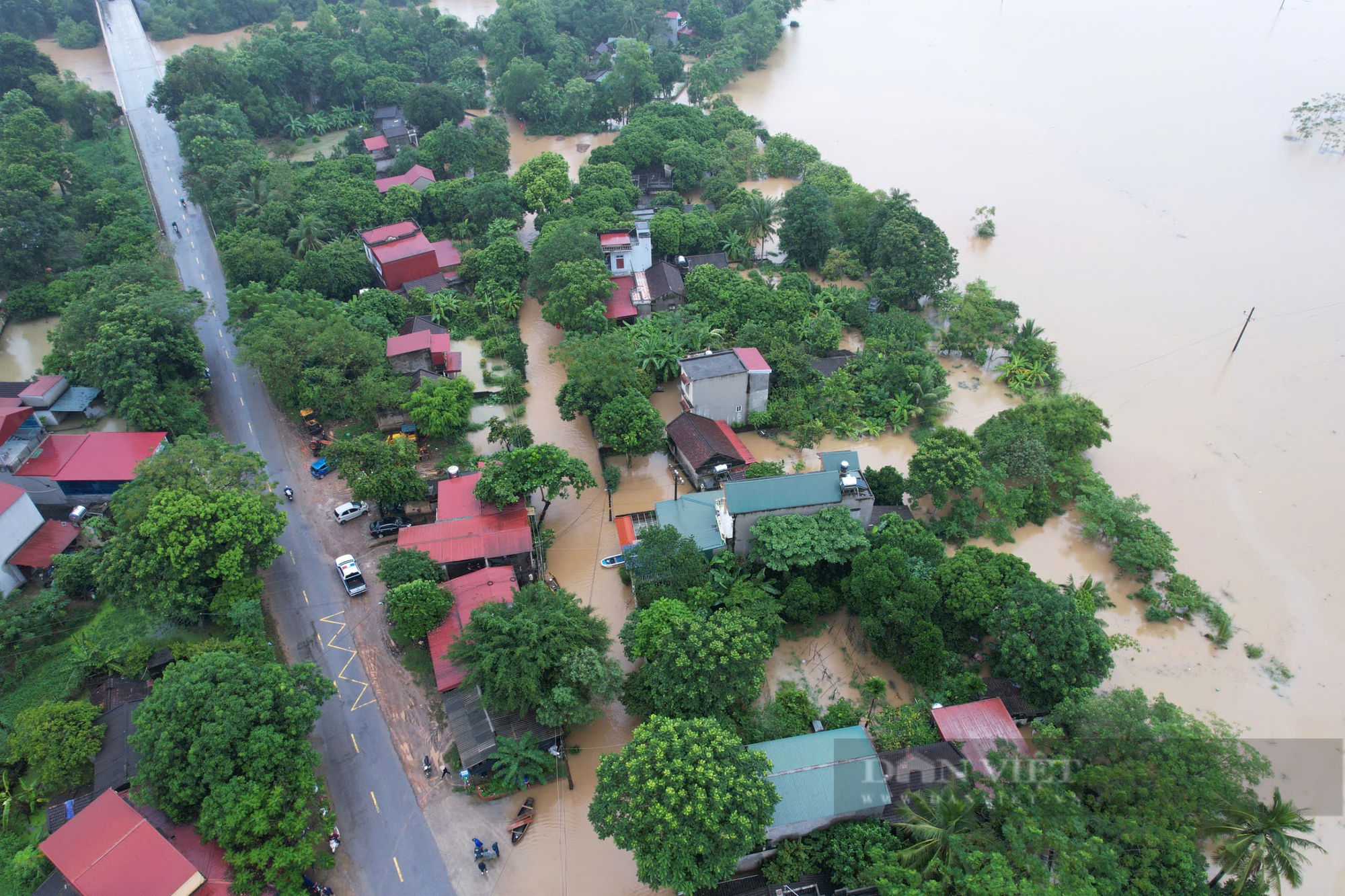 Ban Chỉ huy Phòng chống thiên tai tỉnh Thanh Hoá lệnh báo động 3 lũ trên sông Lèn - Ảnh 4.