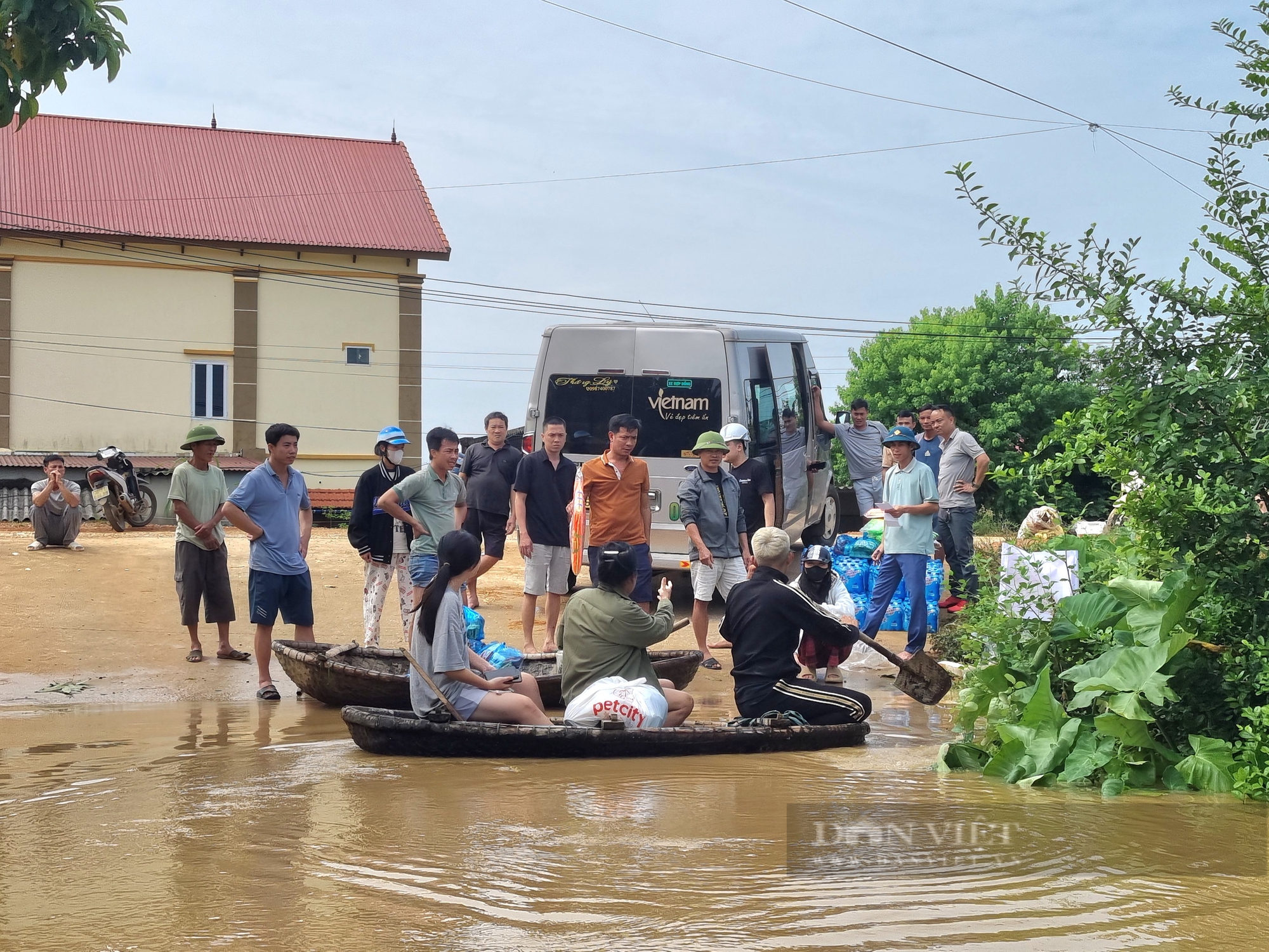 Một xã của Thanh Hóa gần 200 hộ dân bị cô lập do nước sông Lèn lên cao - Ảnh 12.