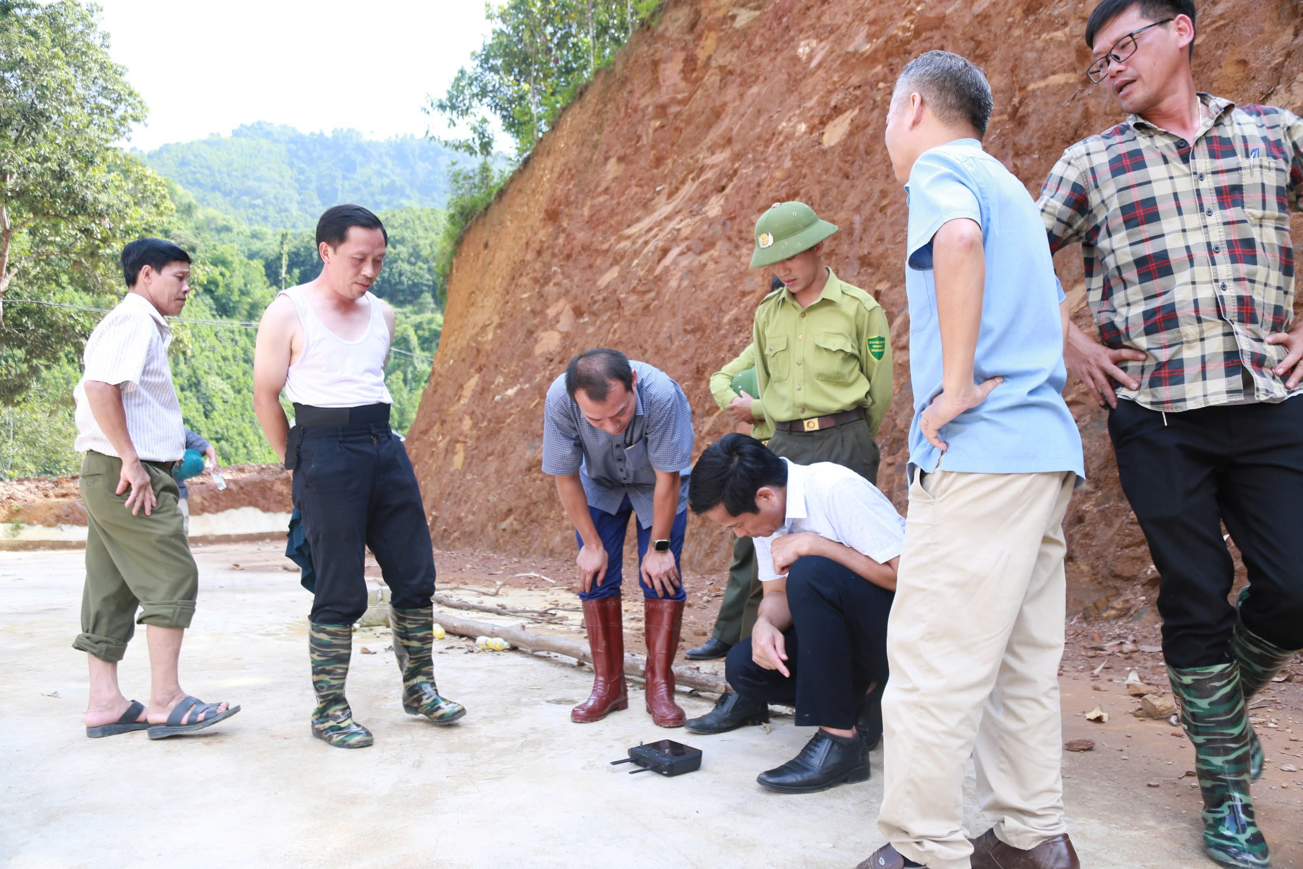 Cấp bách lo cho dân vùng bão lũ, nhìn từ thông điệp của Thủ tướng: Quyết tâm dựng lại những ngôi làng sau lũ - Ảnh 3.