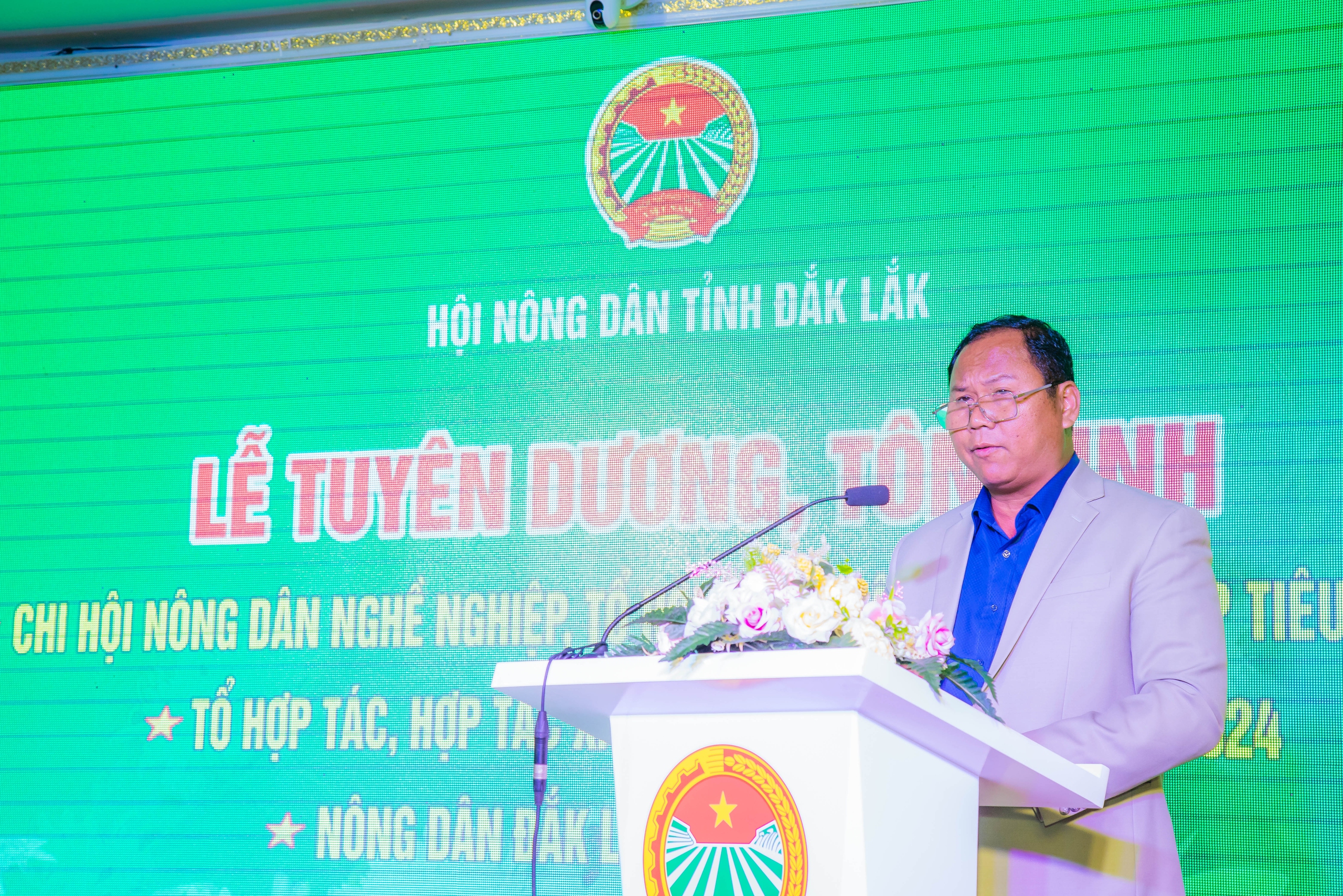 Lễ tuyên dương, tôn vinh Nông dân Đắk Lắk xuất sắc 2024 - Ảnh 1.