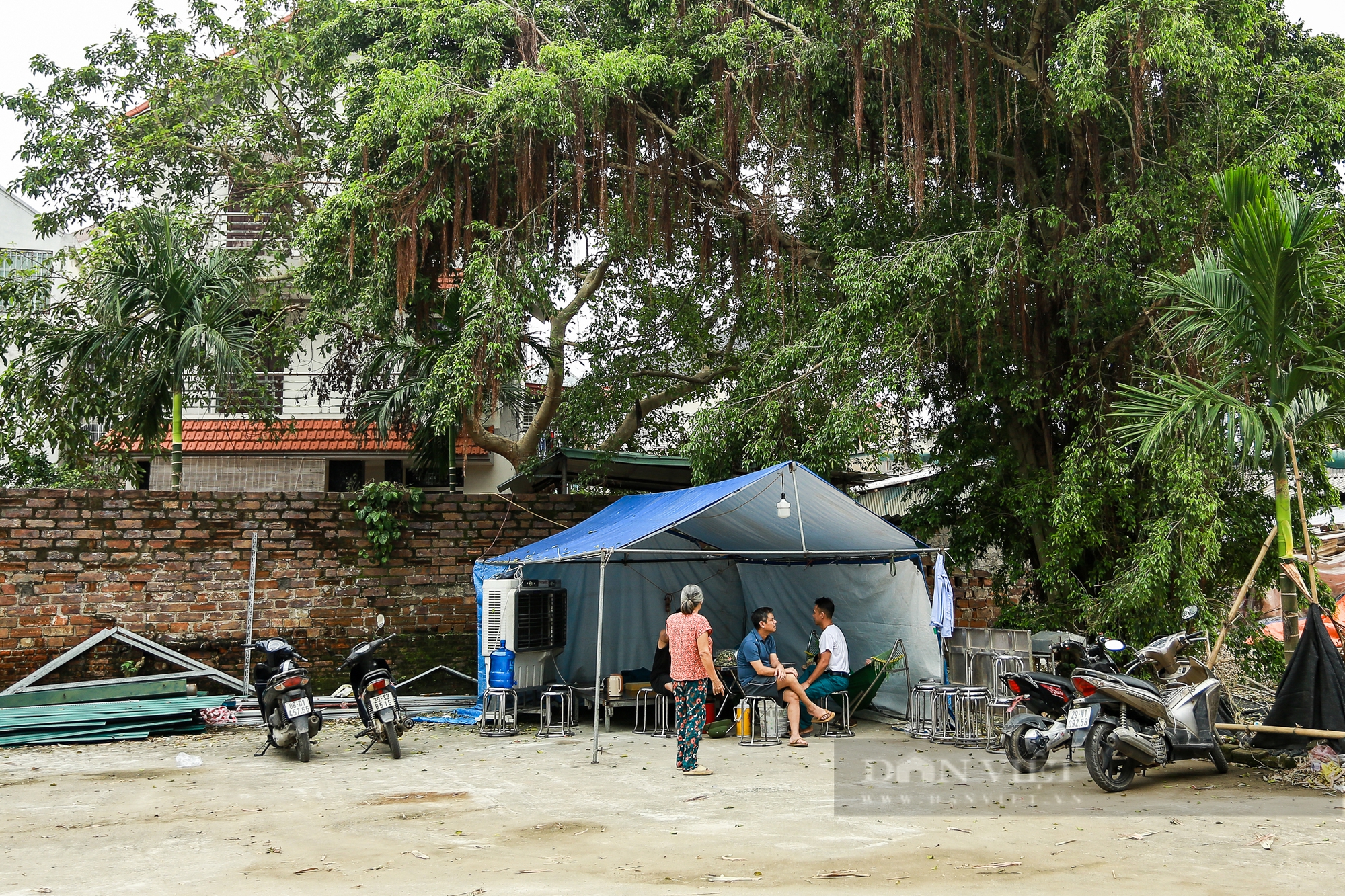 Sạt lở bờ sông Hồng, hàng trăm mét vuông đất làng gốm cổ ở Hà Nội bị cuốn trôi- Ảnh 14.