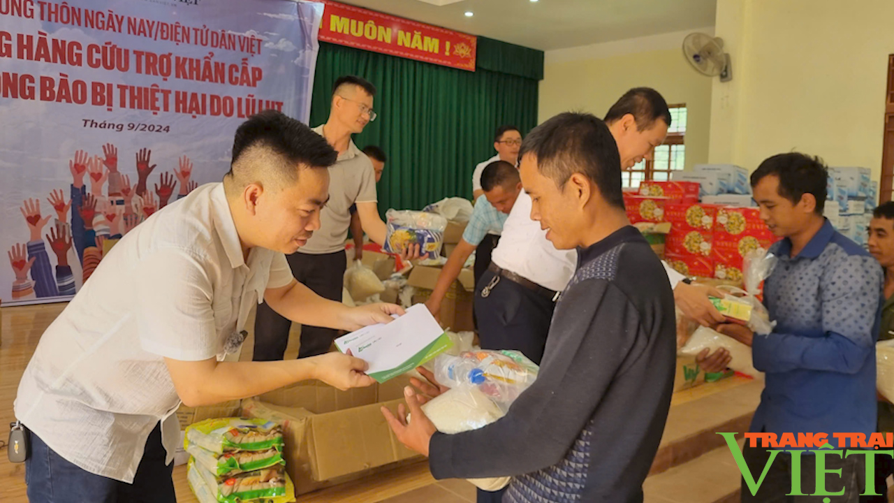 Những phần quà nghĩa tình của Báo Nông Thôn Ngày Nay/Dân Việt gửi đến bà con Sơn La - Ảnh 9.