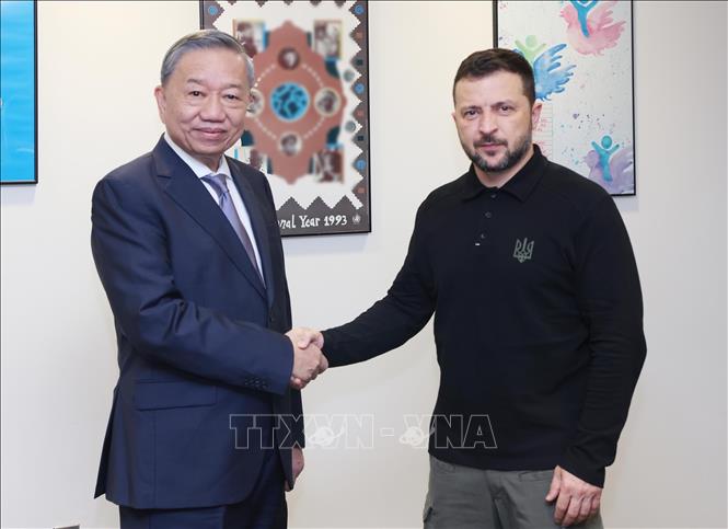 Tổng Bí thư, Chủ tịch nước Tô Lâm gặp Chủ tịch EC và Tổng thống Ukraine Zelensky - Ảnh 3.