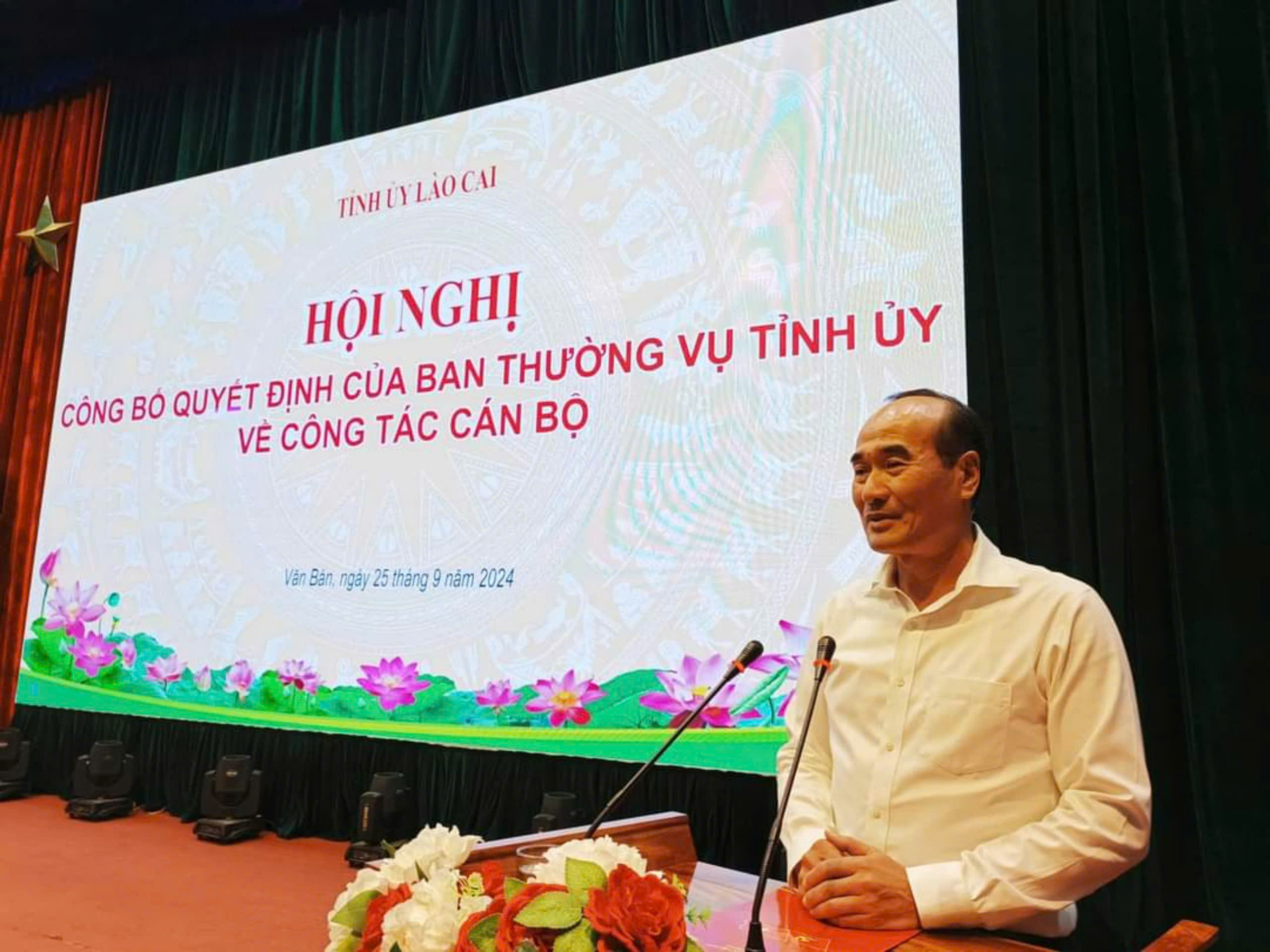 Tân Chủ tịch UBND huyện Văn Bàn, tỉnh Lào Cai được bầu với số phiếu tín nhiệm 100%- Ảnh 1.