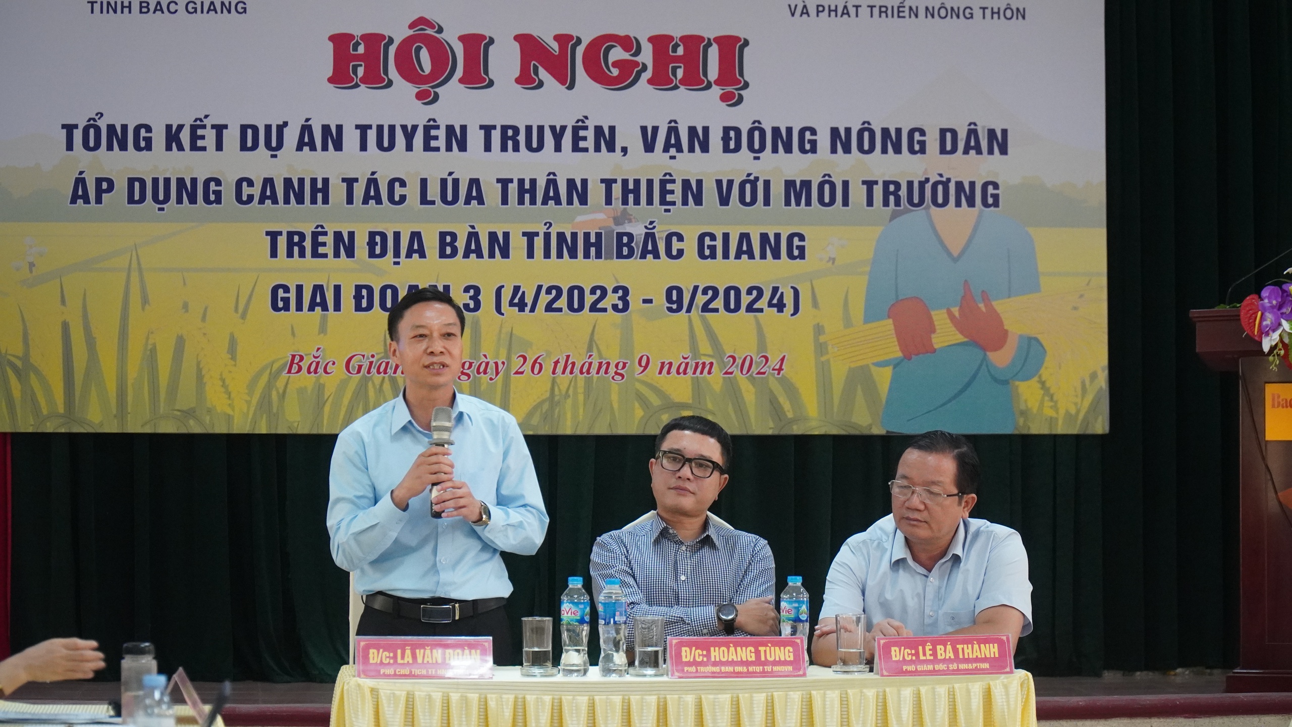 Hơn 70.000 nông dân Bắc Giang canh tác lúa thân thiện với môi trường  diện tích trên 7.100 ha - Ảnh 1.