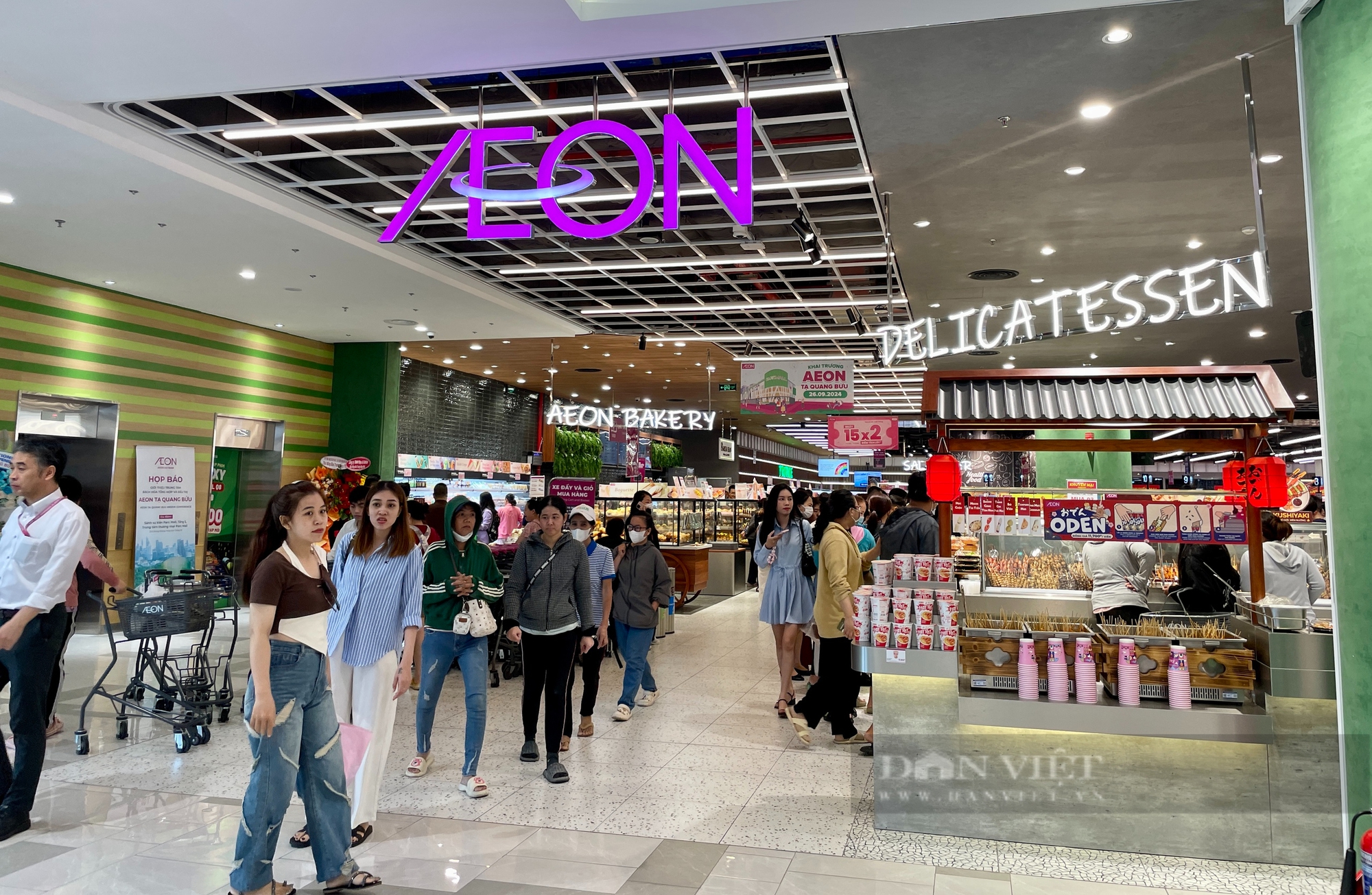 Aeon khai trương siêu thị đặc biệt tại TP.HCM, tuyên bố sẽ tiếp tục đẩy mạnh đầu tư vào Việt Nam - Ảnh 1.