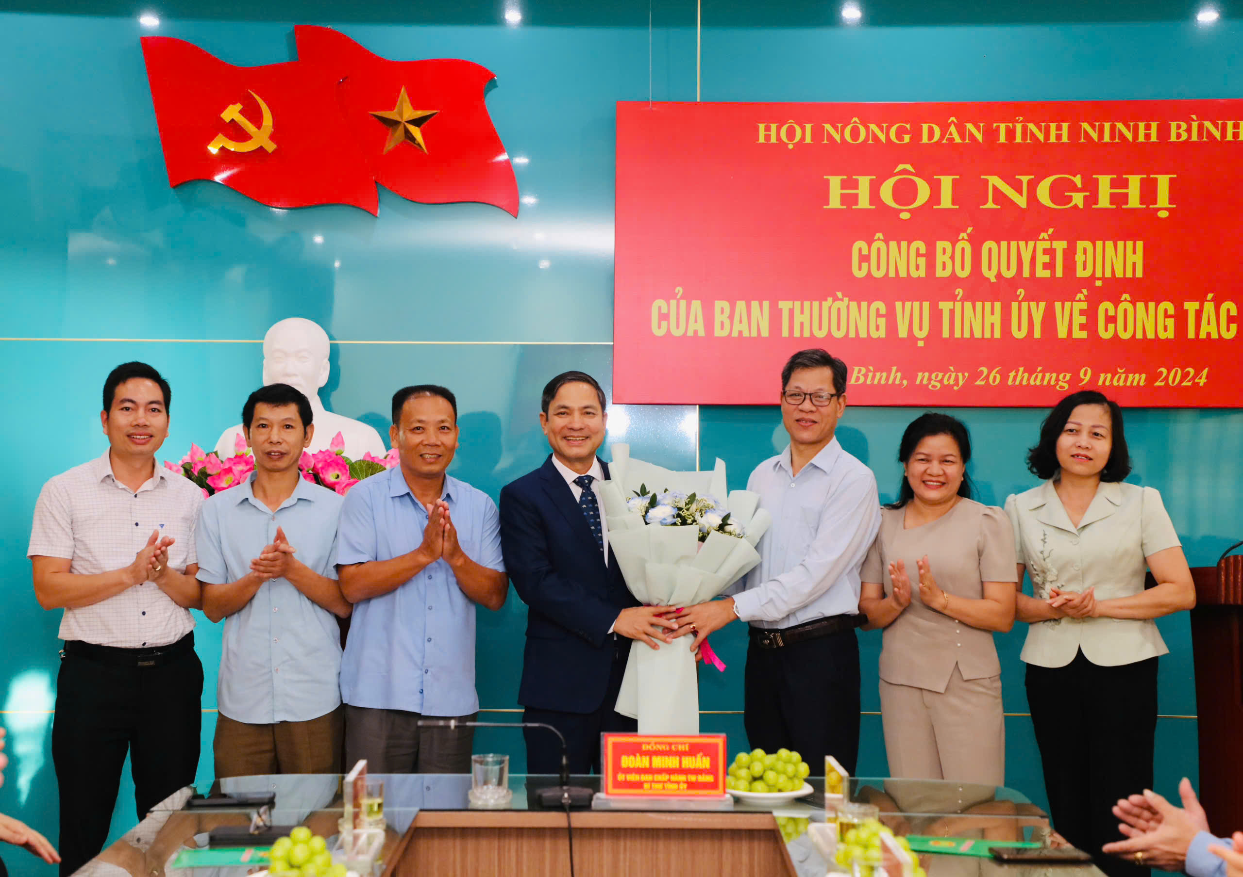 Ông Hoàng Văn Thắng giữ chức Chủ tịch Hội Nông dân tỉnh Ninh Bình - Ảnh 4.