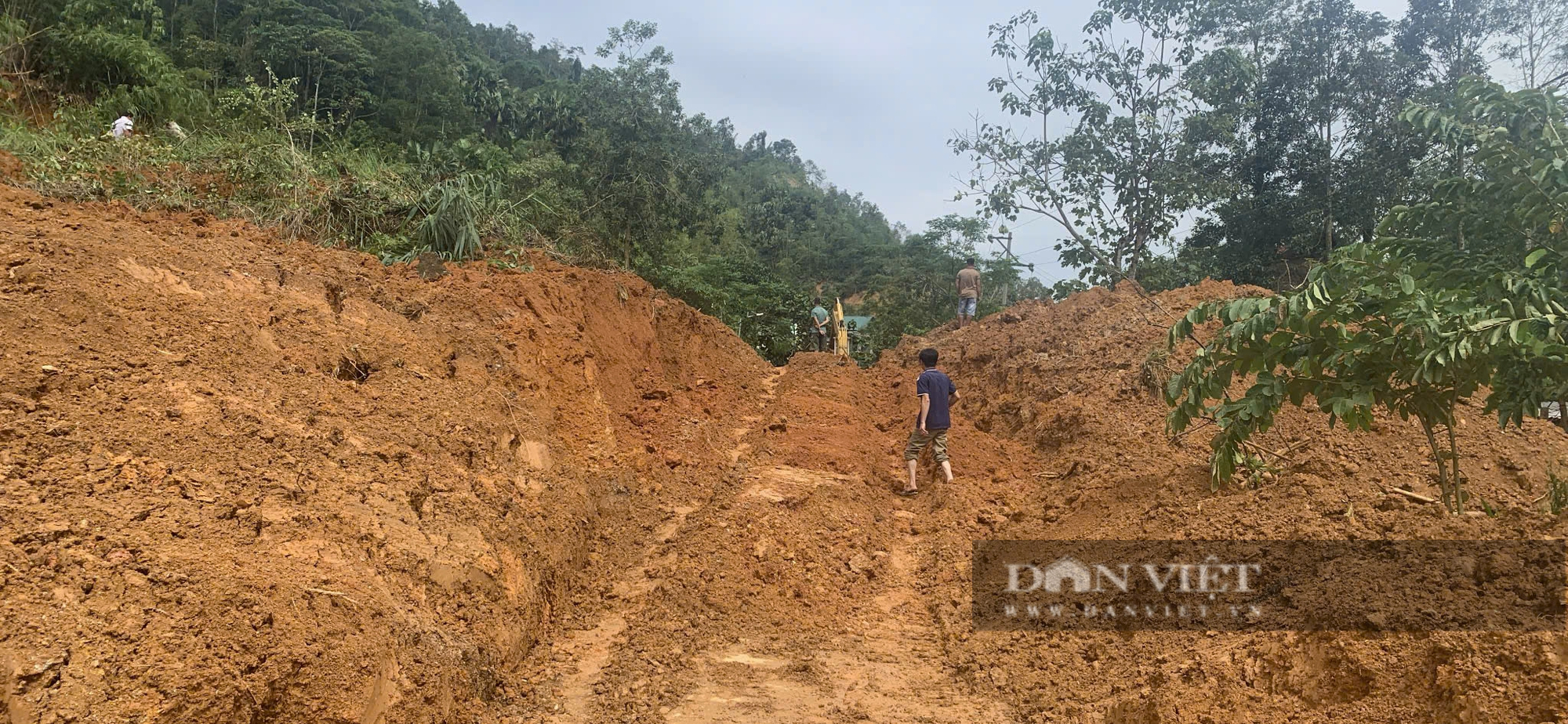 Báo Nông Thôn Ngày Nay/Dân Việt sẻ chia khó khăn với người dân và học sinh xã vùng cao Hòa Bình- Ảnh 1.