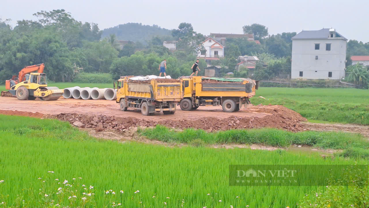 Thái Nguyên: Dân khốn khổ vì đường giao thông xuống cấp trầm trọng, xuất hiện nhiều thùng vũng, ổ gà- Ảnh 4.