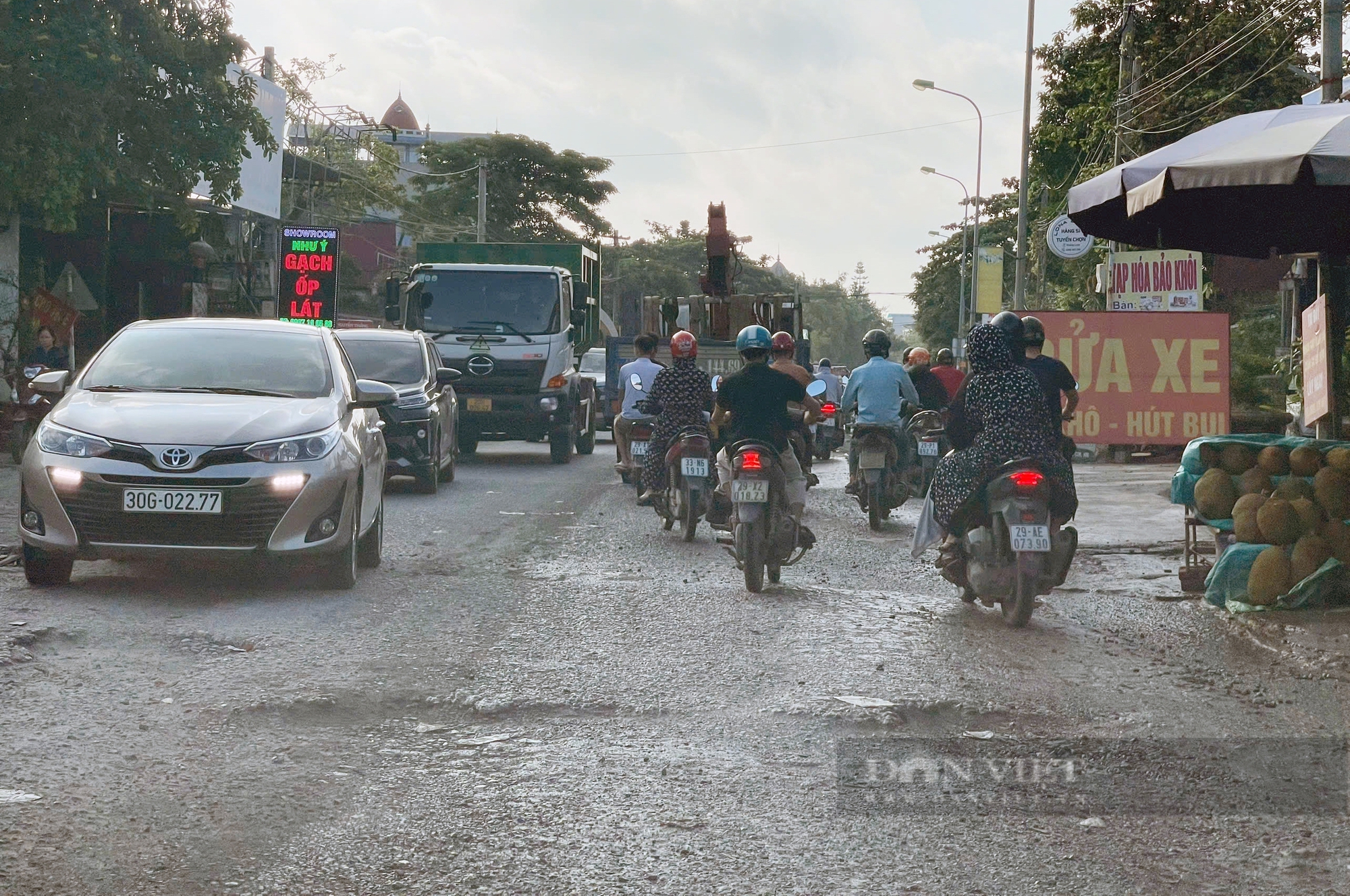 Cảnh ùn tắc, ổ gà chằng chịt trên quốc lộ 6 đoạn Hà Đông - Xuân Mai dài 21 km - Ảnh 9.